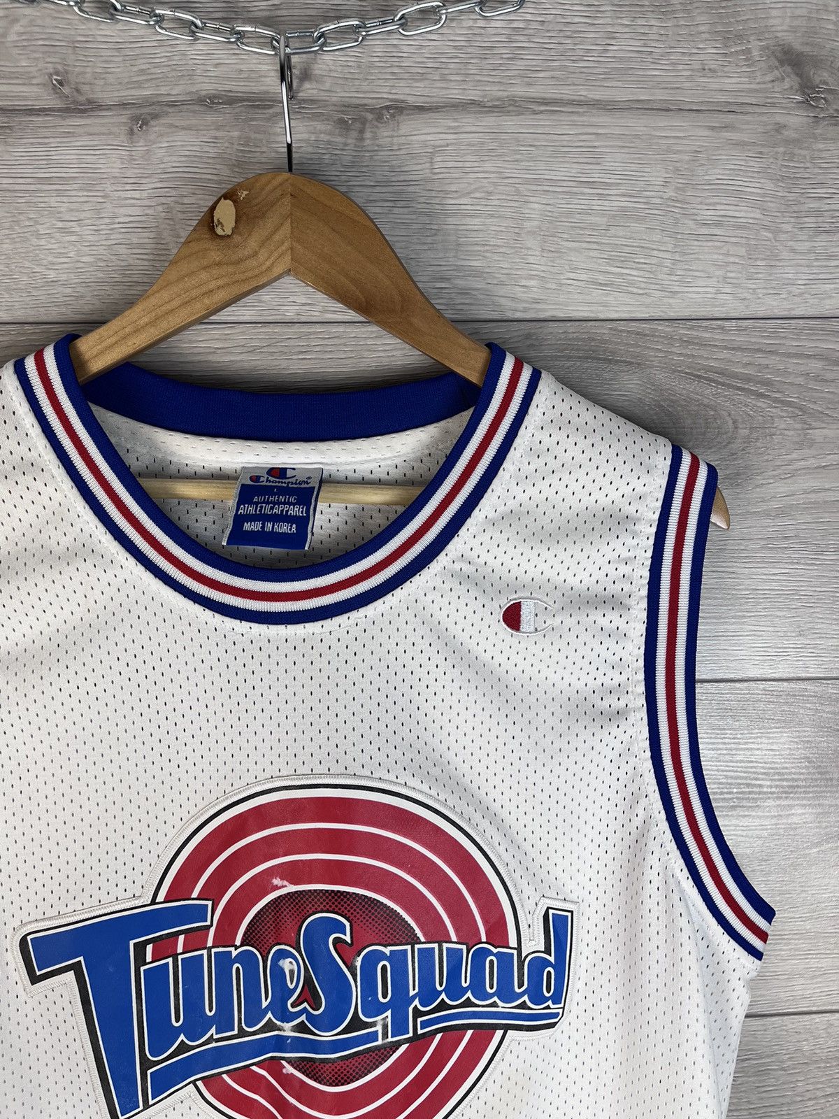 Champion MENS VINTAGE JERSEY TUNE SQUAD CHAMPION BOGS #1 🇺🇸 Size US L / EU 52-54 / 3 - 9 Thumbnail