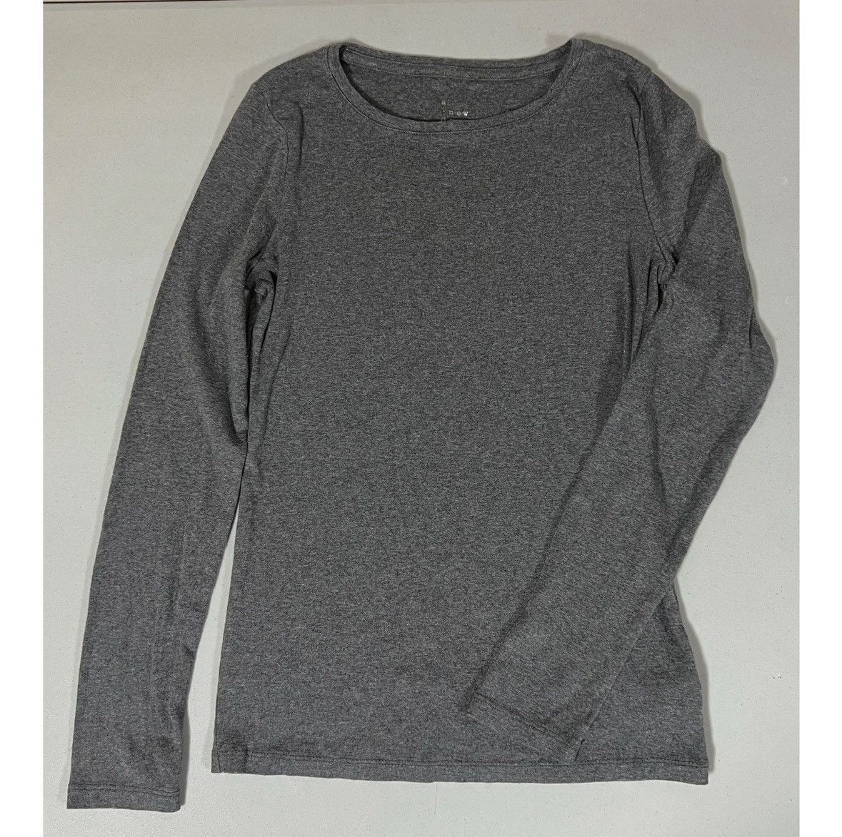 Gap Gray Long Sleeve Crewneck T-Shirt Top Blouse Tee Size XS 🩶 Size XS / US 0-2 / IT 36-38 - 1 Thumbnail