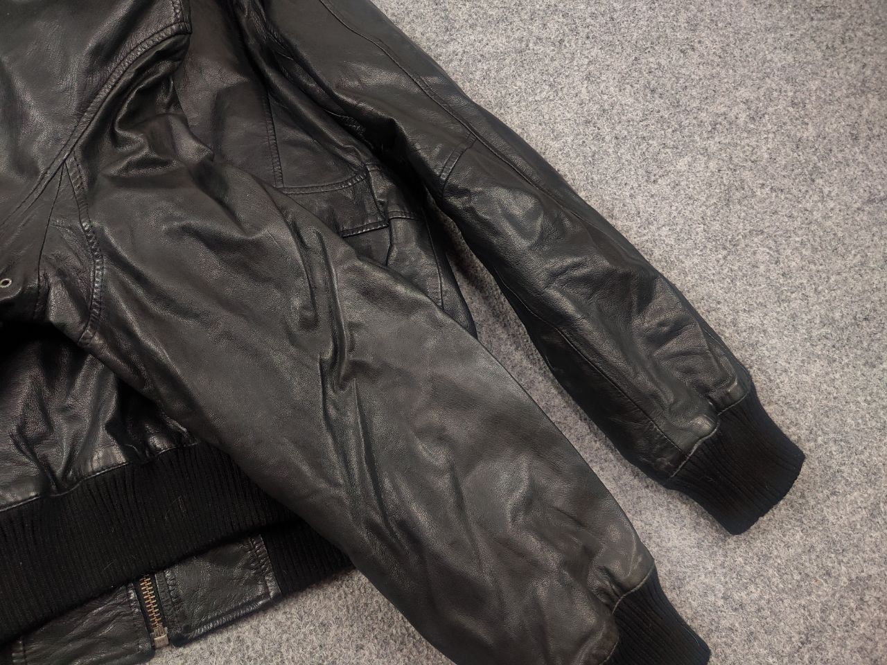 Vintage Vintage TRS leather bomber Jacket A-2 USAF Pilot Aviator USA Size US L / EU 52-54 / 3 - 12 Thumbnail