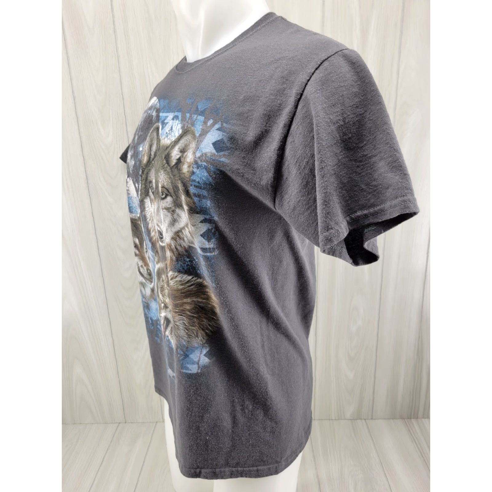 Jerzees VINTAGE 90s Wolves Moon Mens T-Shirt Regular Fit Short Sleeve Gray Wolf Pack Graphic Tee Jerzees Cotton Size US M / EU 48-50 / 2 - 3 Thumbnail