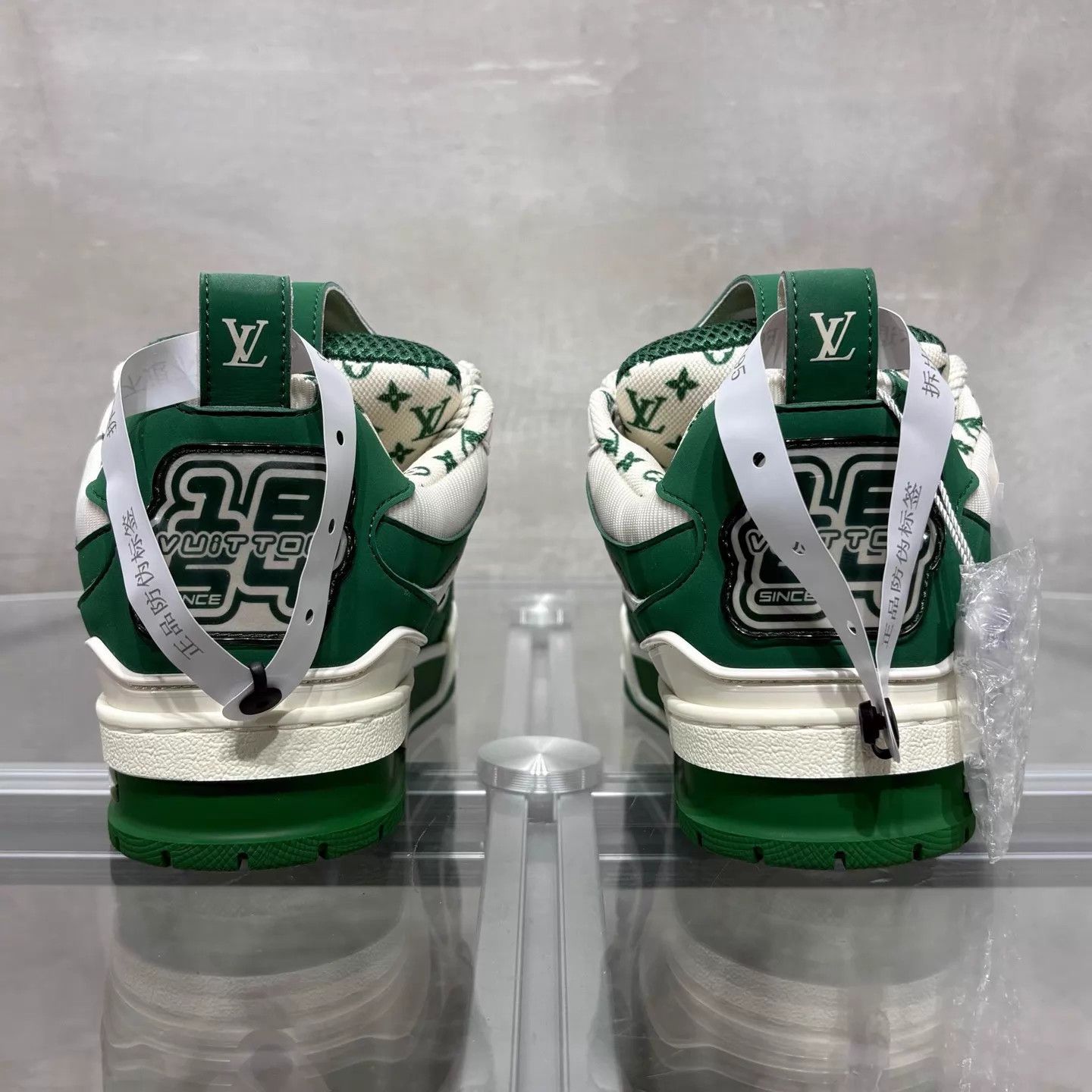 Louis Vuitton LV Skate Shoes White Green UK2.5 (36.5) BNIB Size US 6 / IT 36 - 6 Thumbnail
