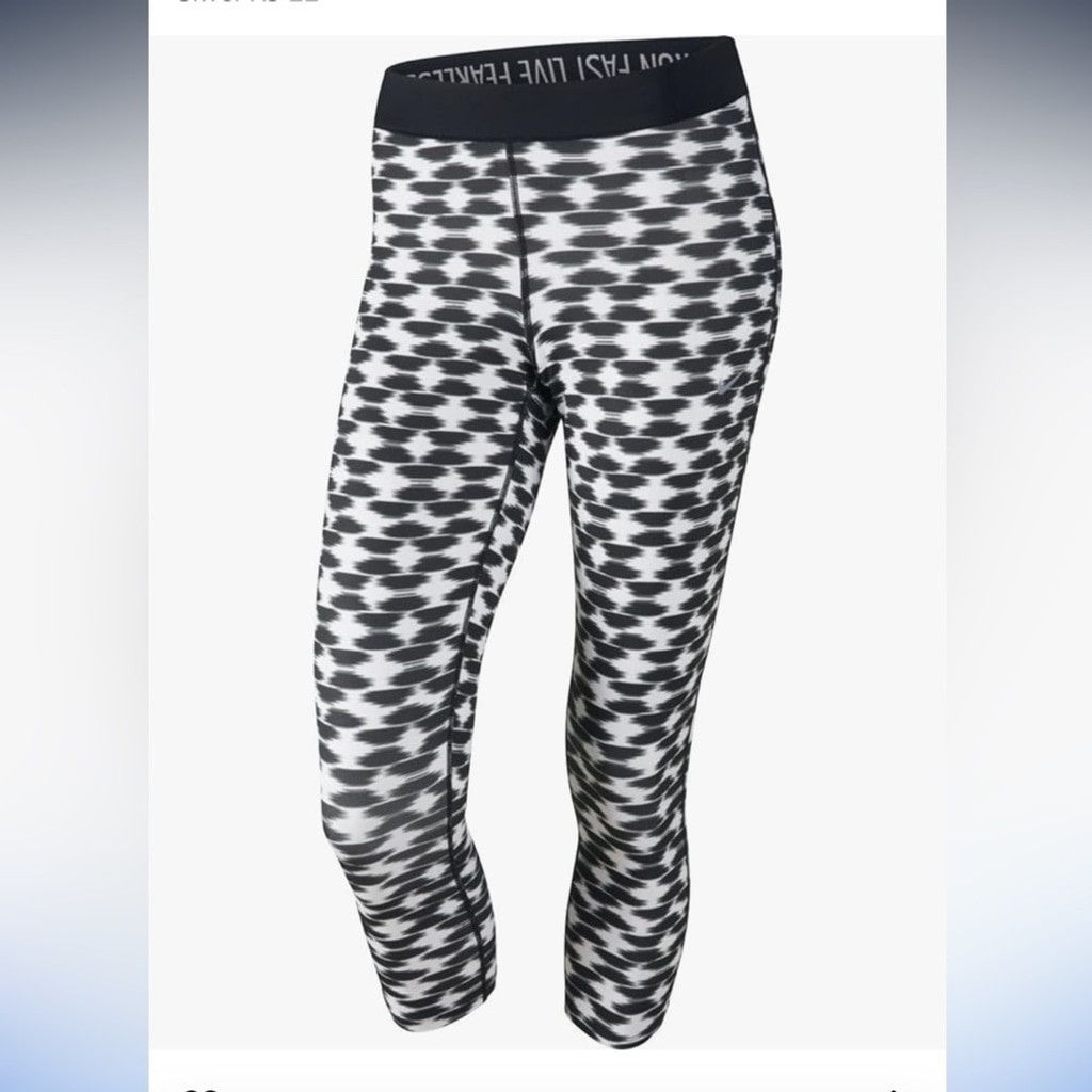 Nike NIKE Dri-Fit Relay Reflective Crop Legging Womens Size S. Size 24" / US 00 / IT 34 - 13 Thumbnail
