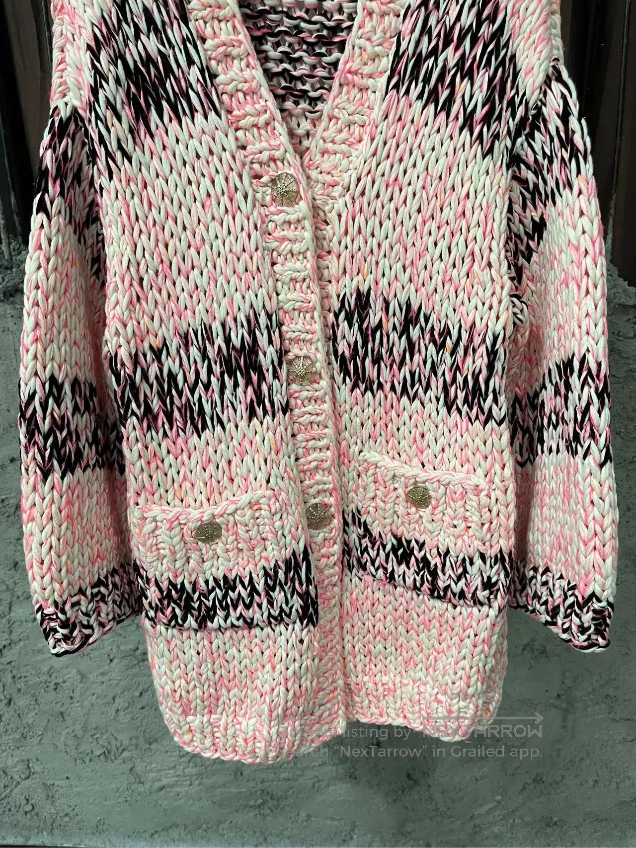 Chanel Chanel Pink Bouclé Knit Cardigan. Size US XS / EU 42 / 0 - 4 Thumbnail