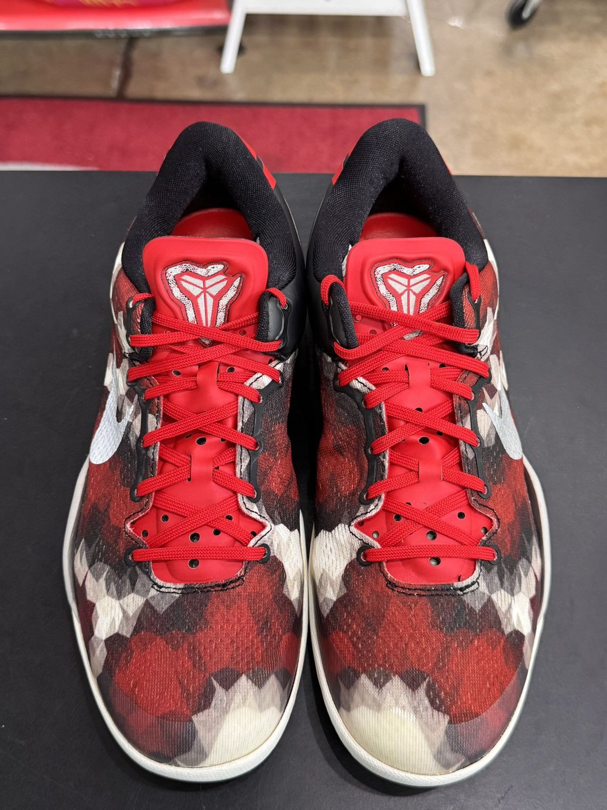 Nike Nike Kobe 8 Milk Snake Size 9.5 (2013) Size US 9.5 / EU 42-43 - 2 Thumbnail