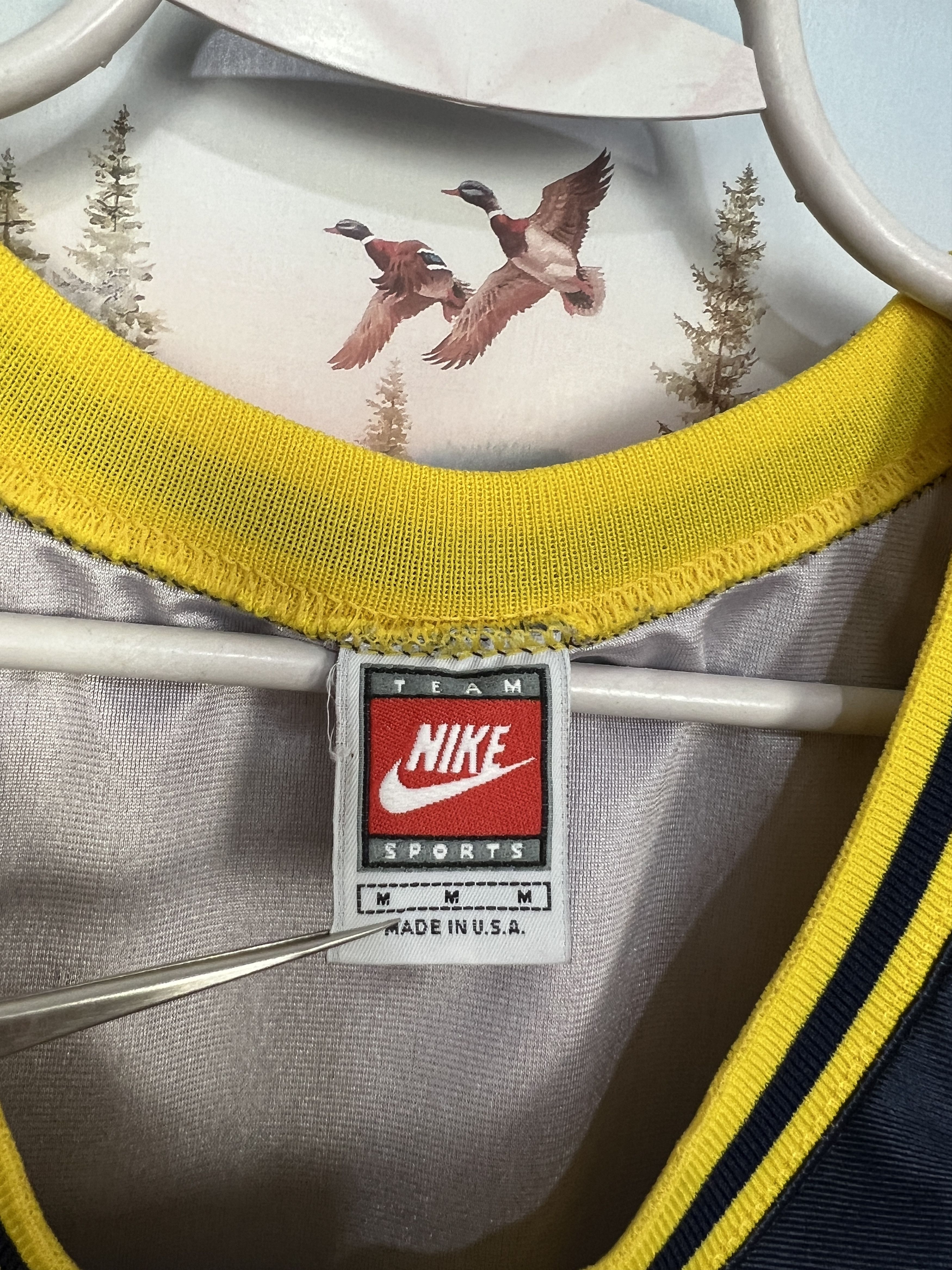 Nike Vintage Michigan Wolverines Jersey #54 NCAA Basketball Shirt Size US M / EU 48-50 / 2 - 7 Thumbnail