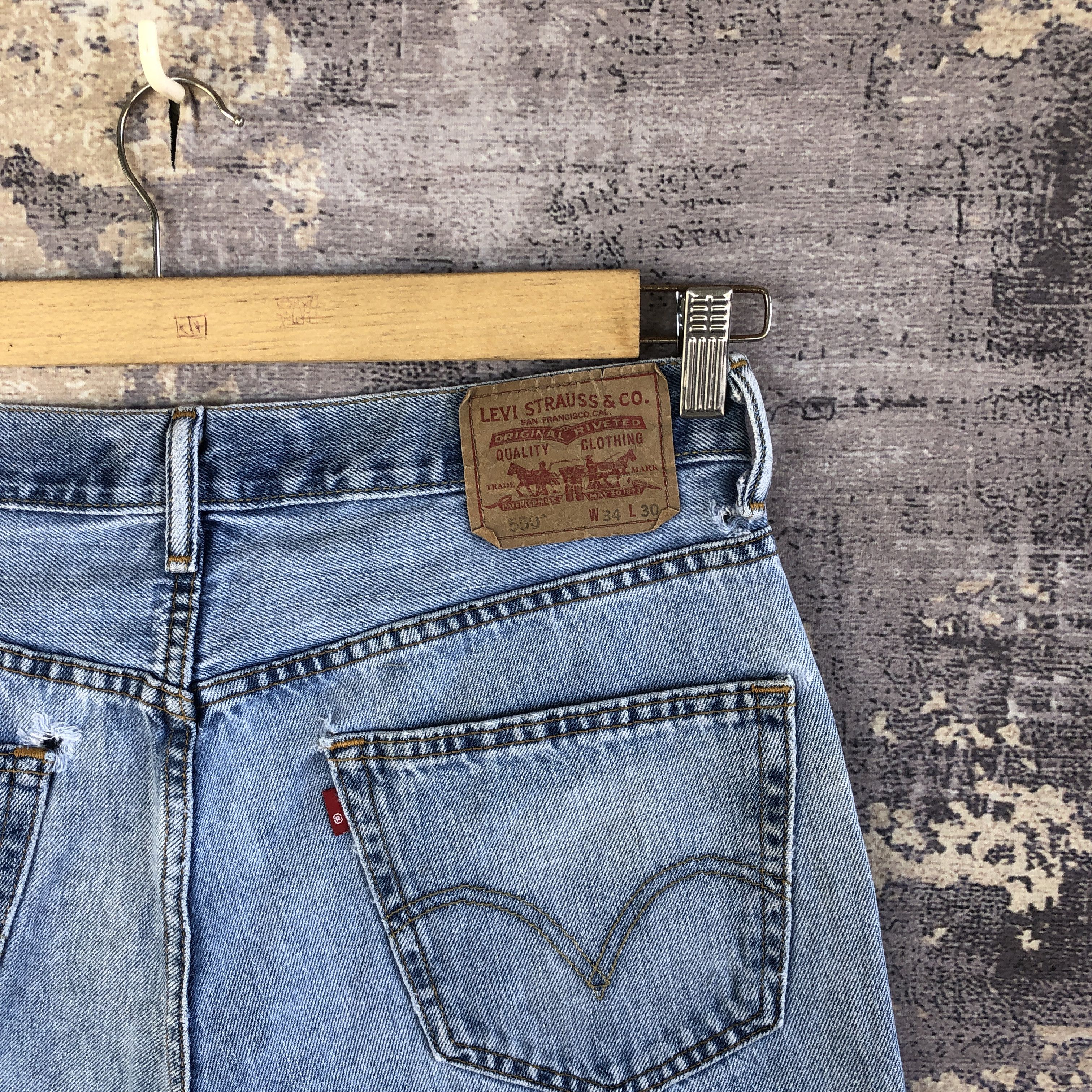 Levi's Vintage Levis 550 Faded Jeans Levi's 550 Light Wash Denim Size US 32 / EU 48 - 5 Thumbnail