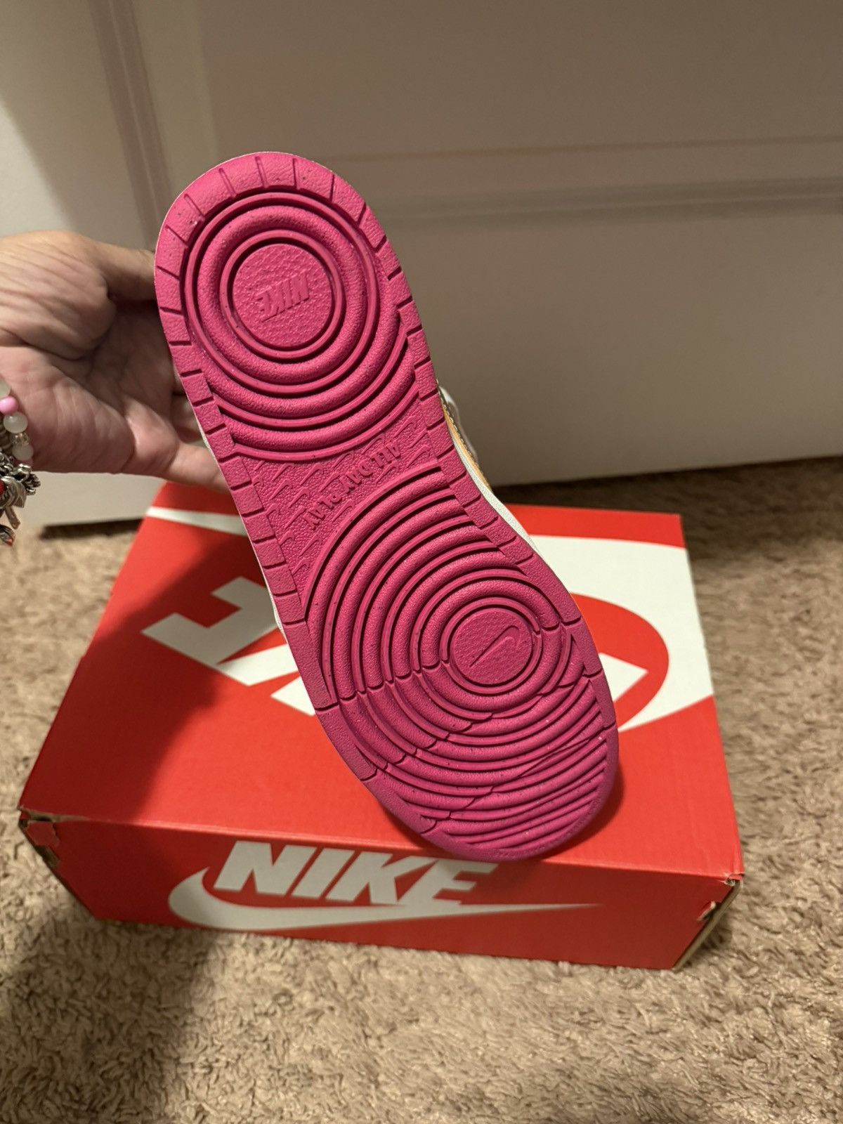 Nike COURT BOROUGH LOW 2 SE (GS) 7 Youth Size US 7 / IT 37 - 7 Thumbnail