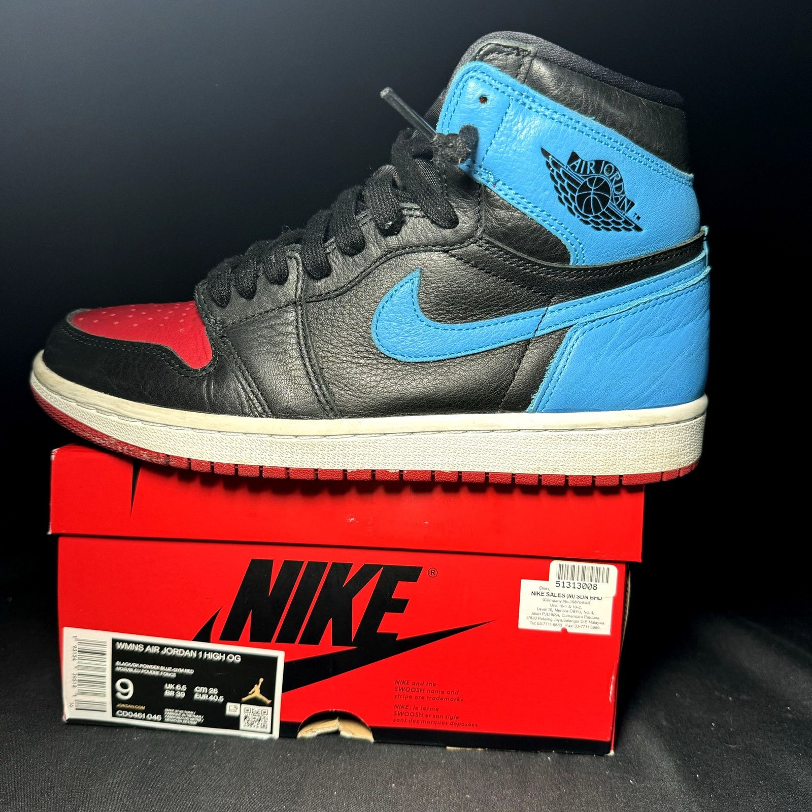 Jordan Brand × Nike Wmns Air Jordan 1 High OG NC to Chi Women's Shoes - Size 9 Size US 9 / IT 39 - 8 Thumbnail