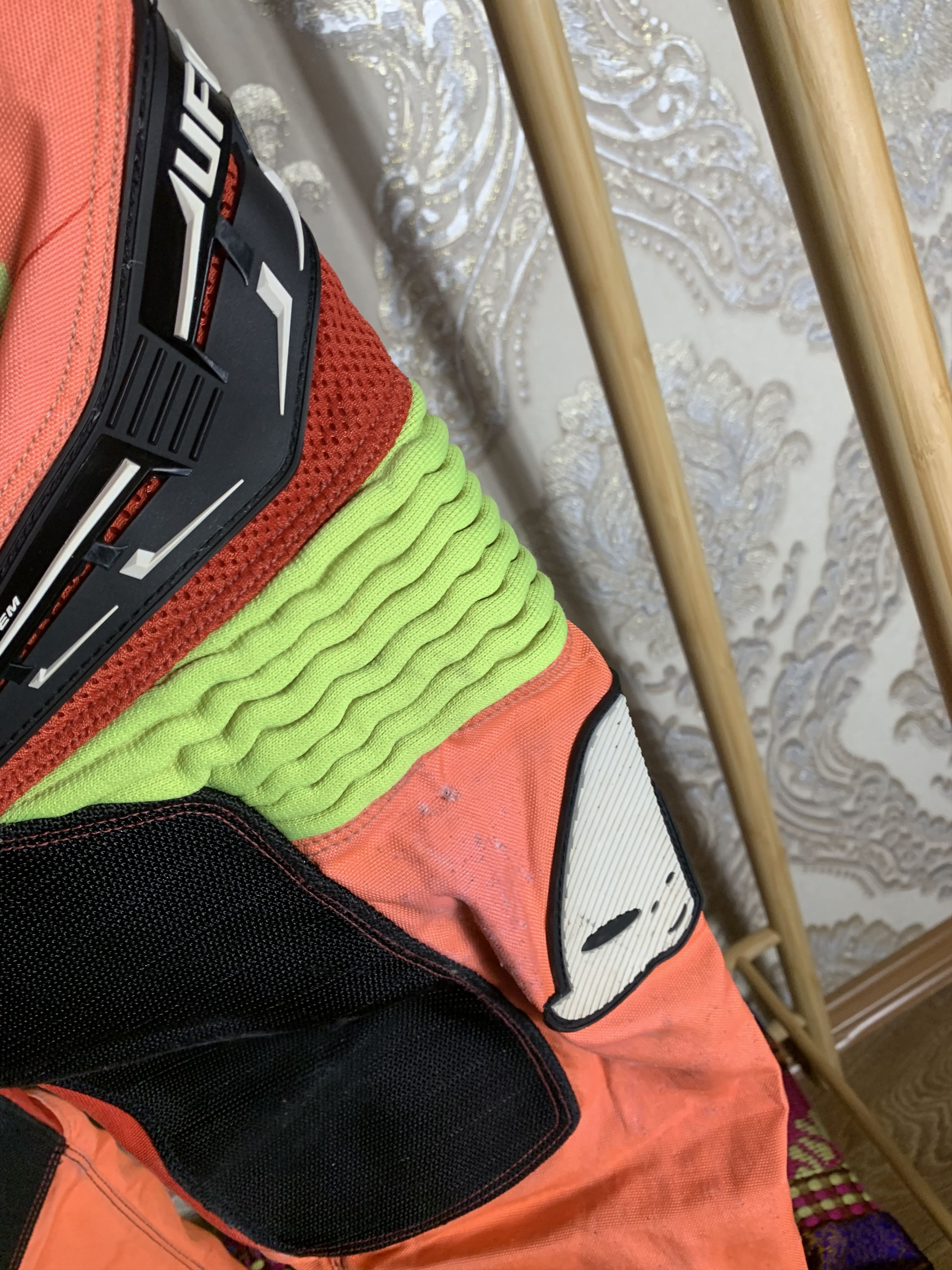 NASCAR VINTAGE UFO PLAST RACING BIKE MOTORCYCLE PANTS DESIGNER Y2K Size US 28 / EU 44 - 10 Thumbnail