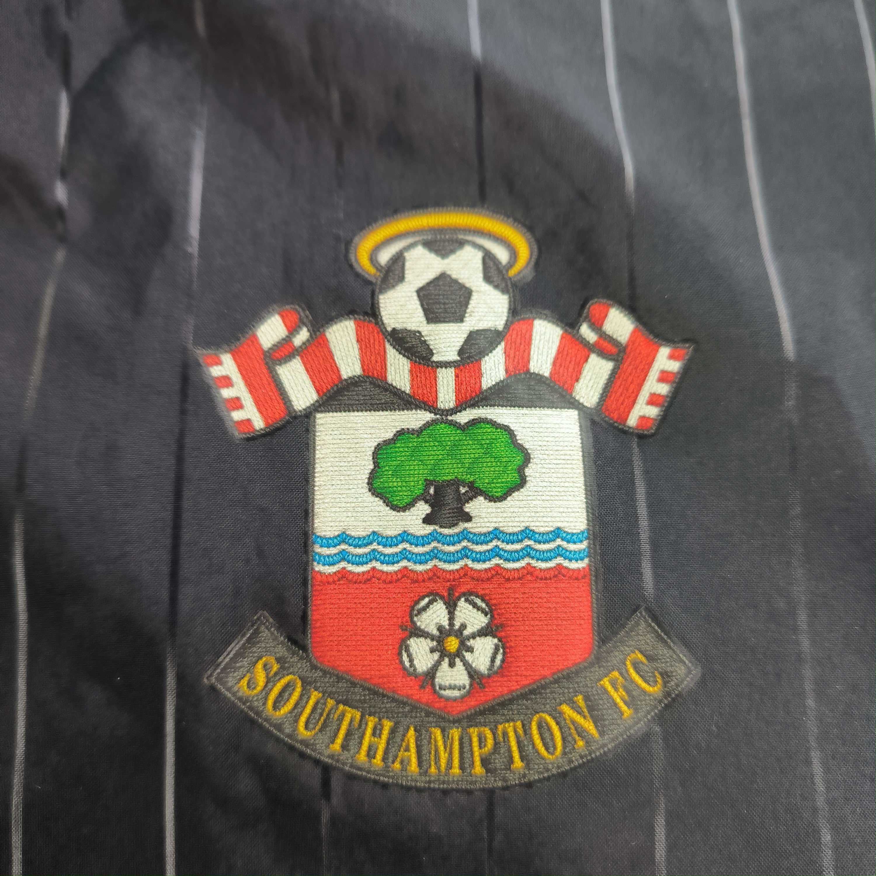 Adidas Southampton 2015-16 Adidas football jacket size L Size US L / EU 52-54 / 3 - 3 Thumbnail