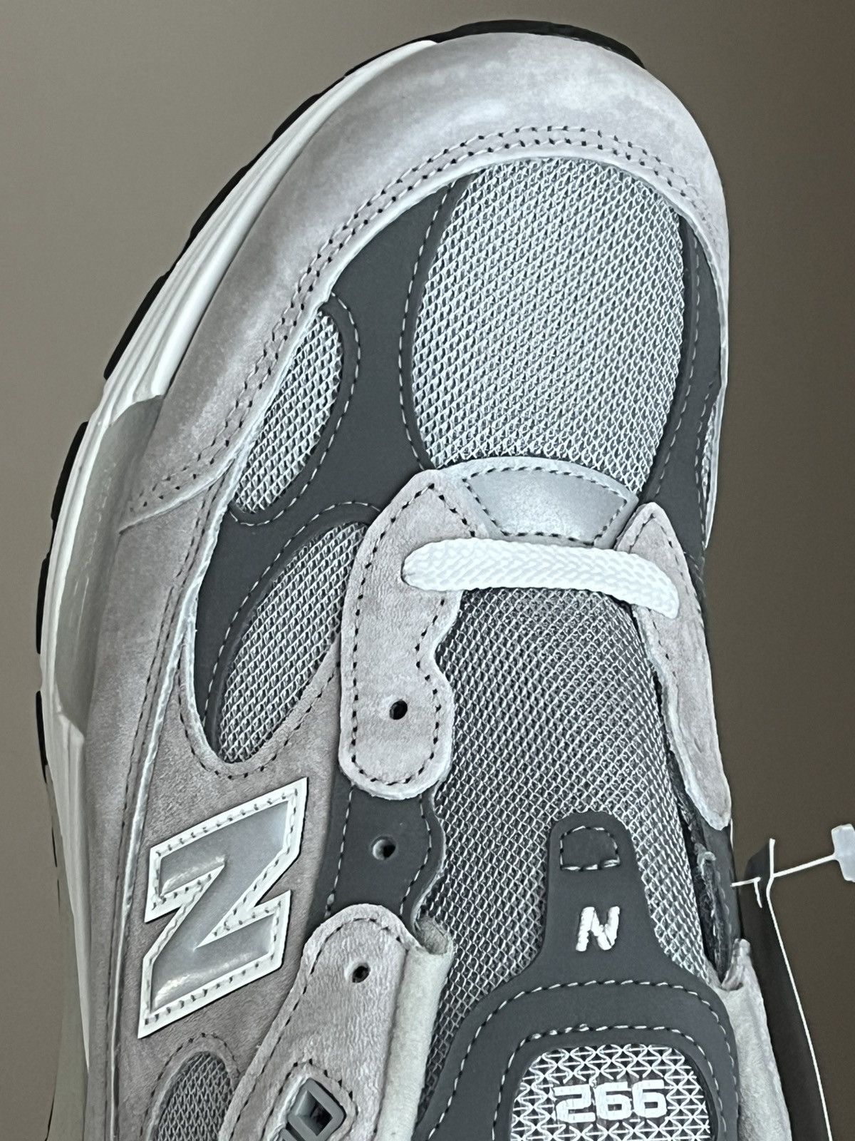 New Balance New Balance 992 GY US 10M Size US 10 / EU 43 - 7 Thumbnail