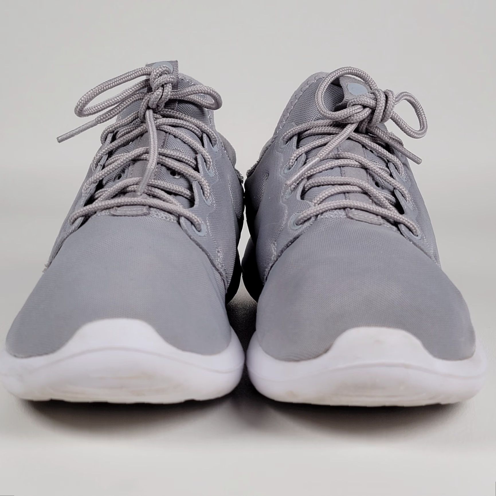 Nike Nike Roshe Two Sneaker Women 8 Gray Wolf Grey 844931-003 Size US 8 / IT 38 - 3 Thumbnail