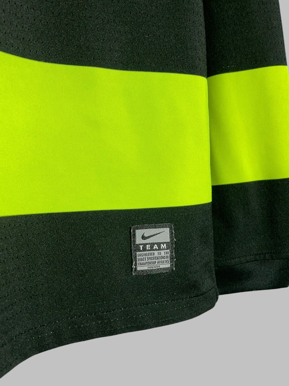 Nike × Vintage Celtic FC Nike 2009/10 Away Vintage Football Long Sleeve Size US S / EU 44-46 / 1 - 7 Thumbnail