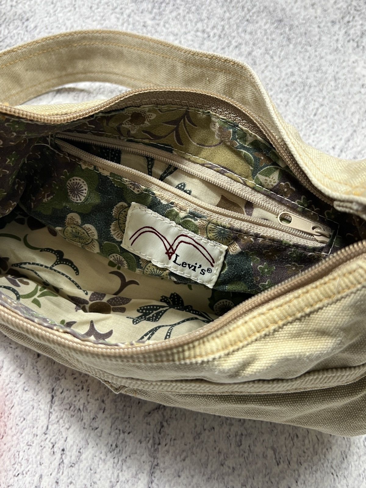 Levi's × Levi's Vintage Clothing × Vintage Vintage Levi’s Baguette Velvet Bag Size ONE SIZE - 9 Thumbnail
