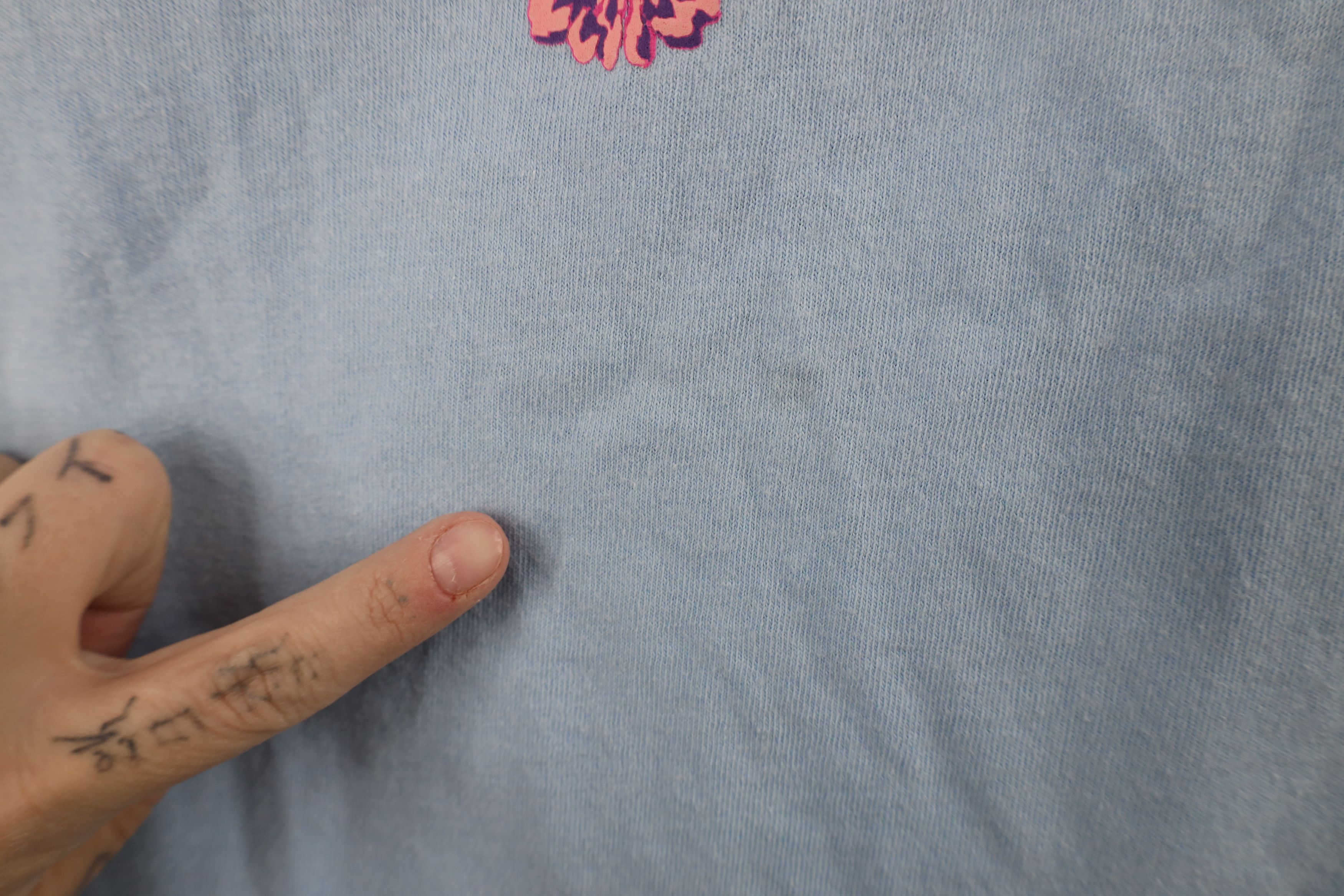Guess Vintage 90s Guess Spell Out Heart Flower T-Shirt Blue USA Size M / US 6-8 / IT 42-44 - 6 Thumbnail