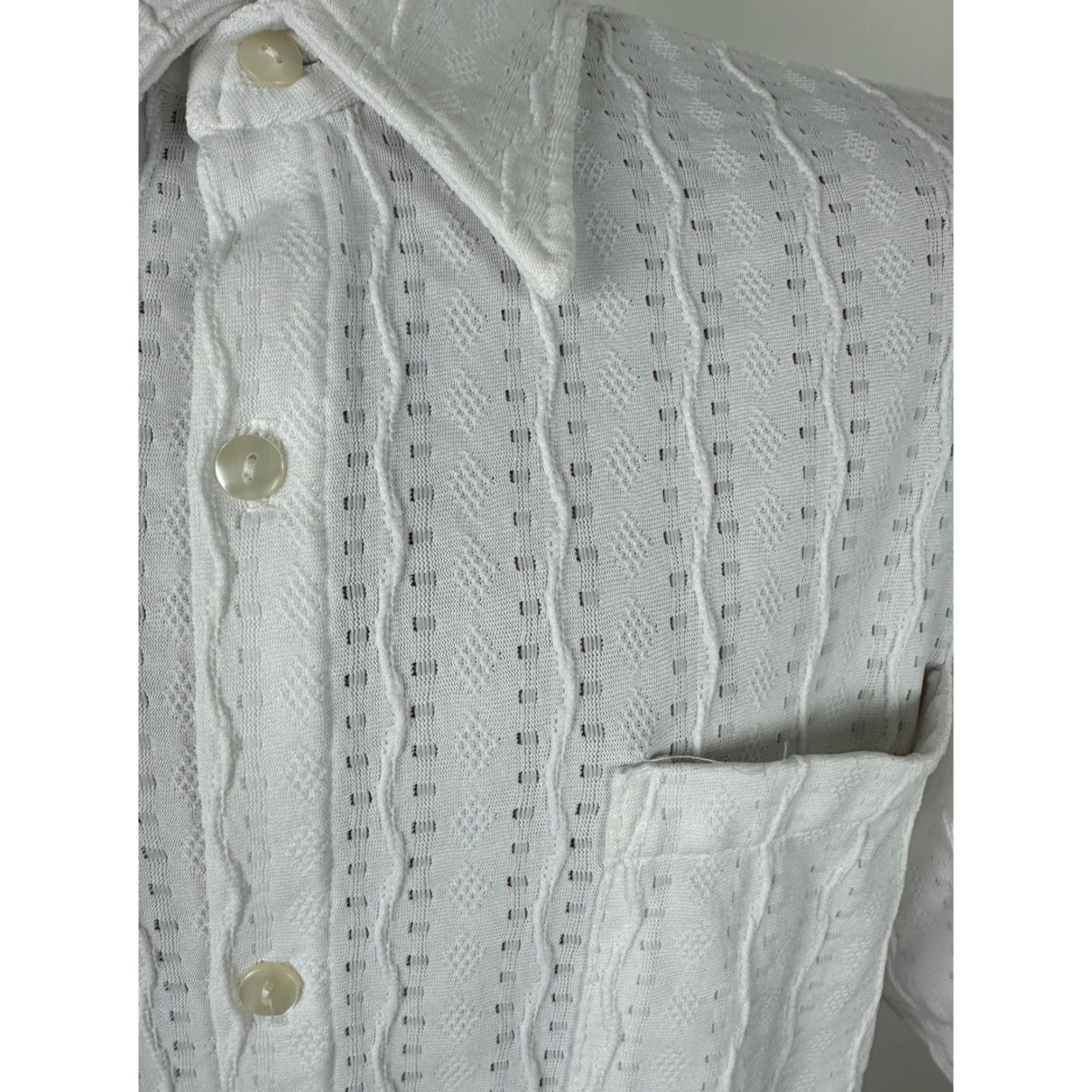 Vintage VINTAGE Pop Icon Rave Shirt Mens Large 90s Casual Polyester Button-Up Short Sleeve White Size US L / EU 52-54 / 3 - 2 Thumbnail