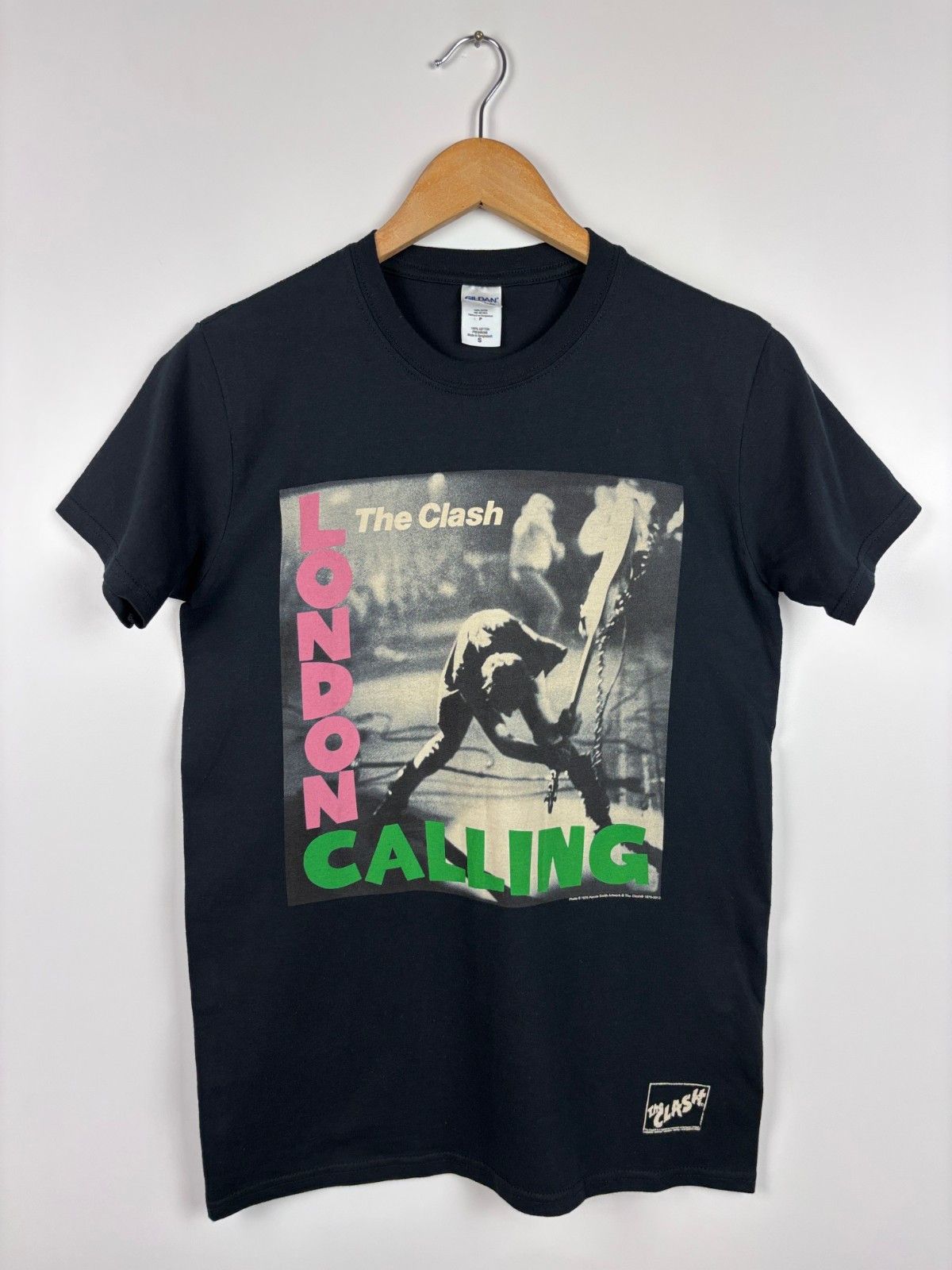 Gildan The Clash London Calling Punk Rock Band T-Shirt S Size US S / EU 44-46 / 1 - 1 Thumbnail