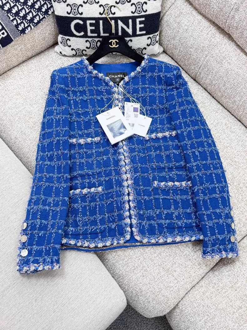 Chanel Chanel Plaid four-pocket tweed long-sleeved jacket Size XS / US 0-2 / IT 36-38 - 2 Thumbnail