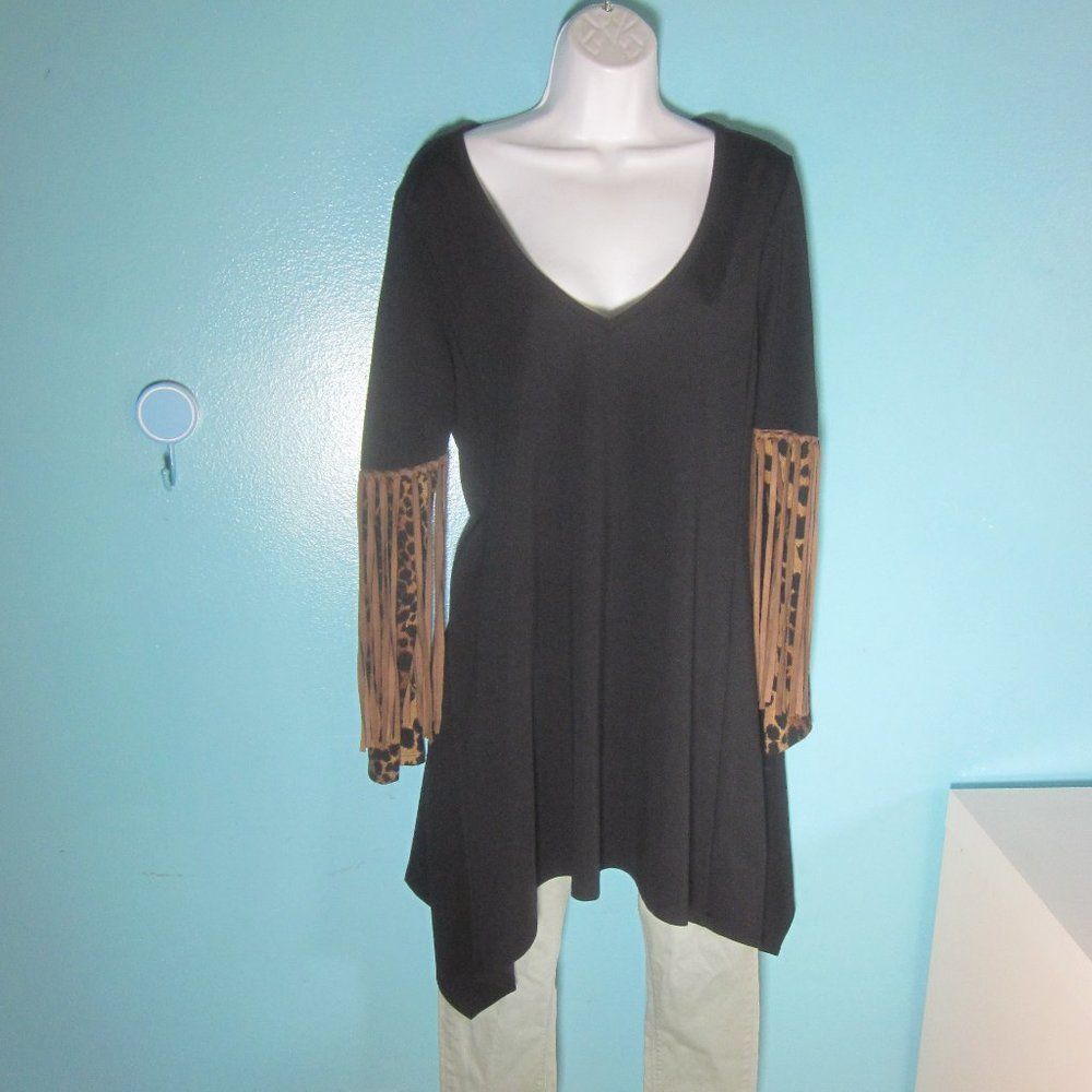 Judith Leiber Judith March Black Tunic Top Womens Size L Accent Sleeve Animal Print & Leather Size L / US 10 / IT 46 - 1 Thumbnail