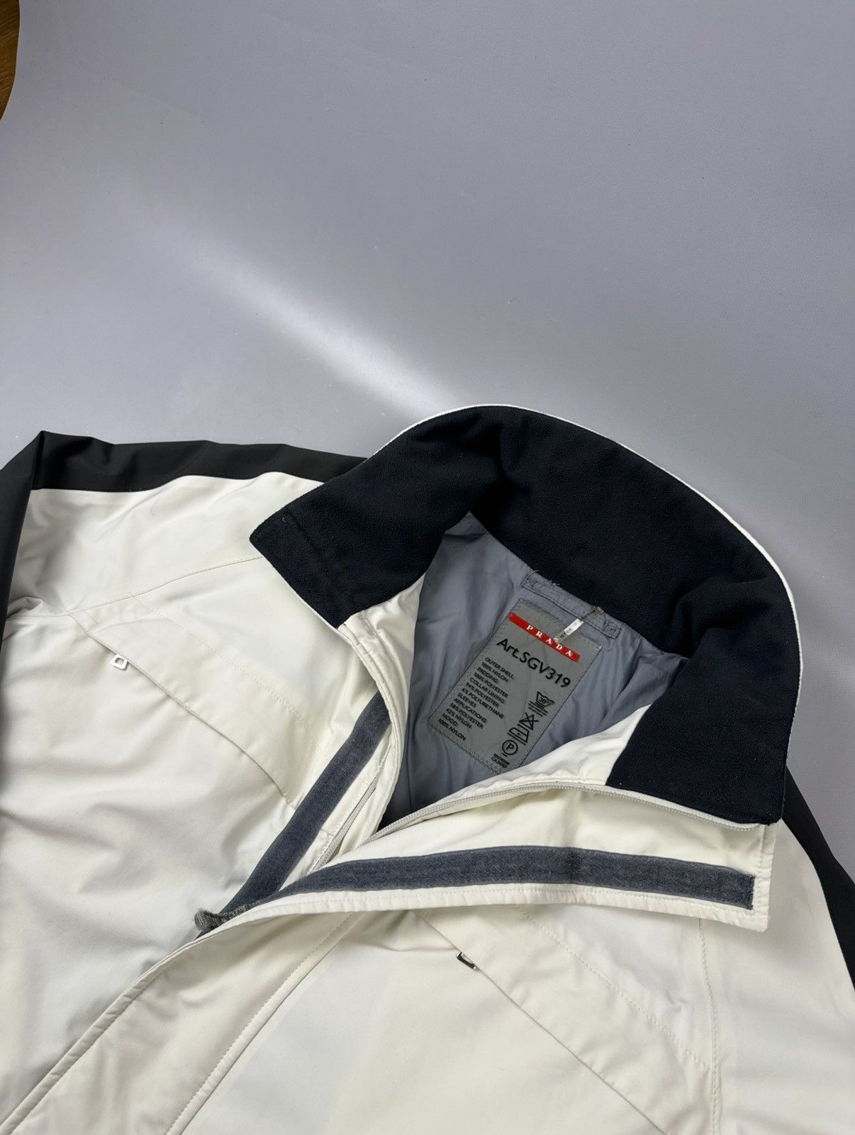 Prada Prada goretex jacket white & black puffer size XL mens Size US XL / EU 56 / 4 - 2 Thumbnail
