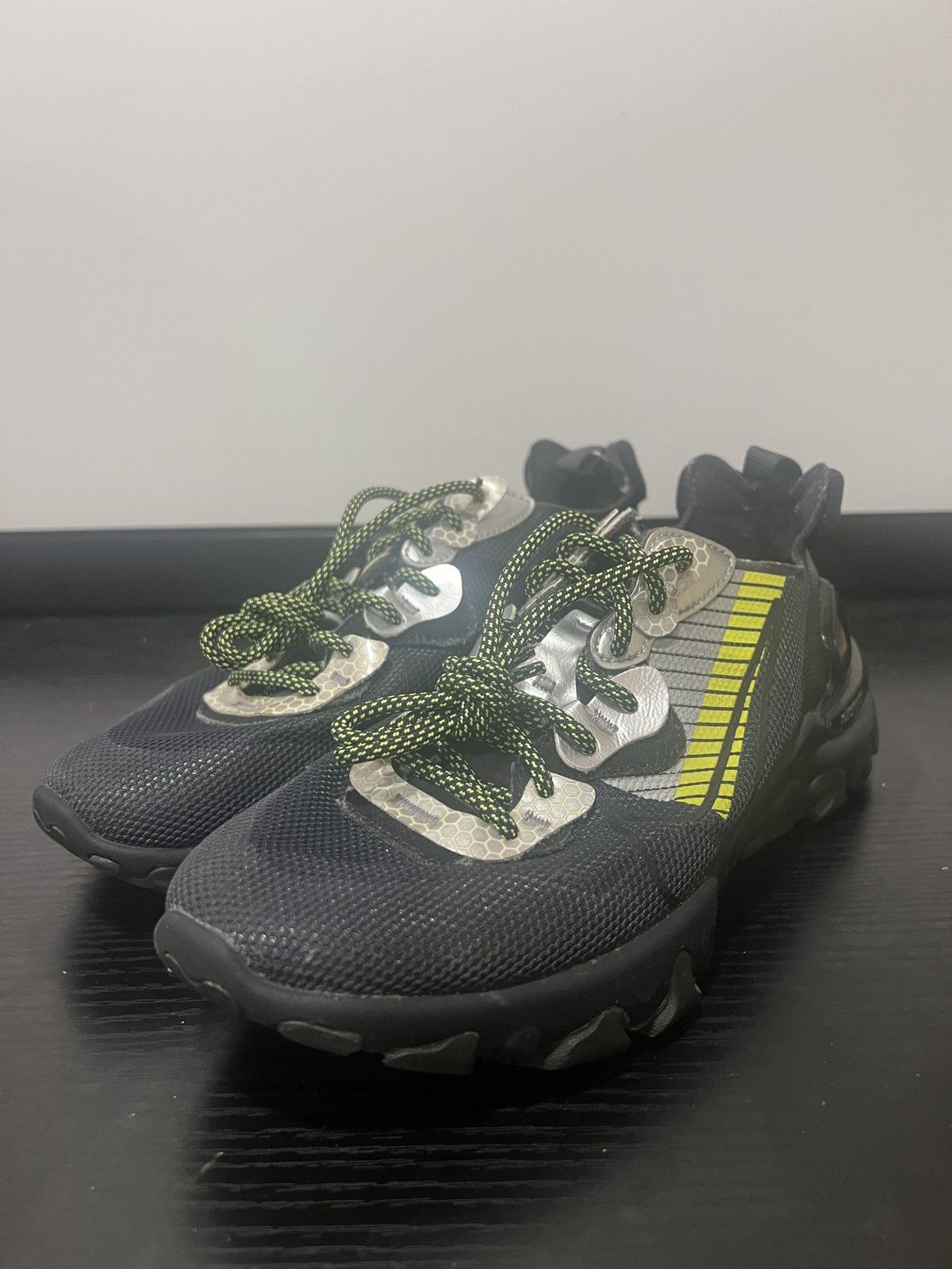Nike SIZE 7 MEN - Nike 3M X React Vision Premium Anthracite Volt Size US 7 / EU 40 - 1 Thumbnail