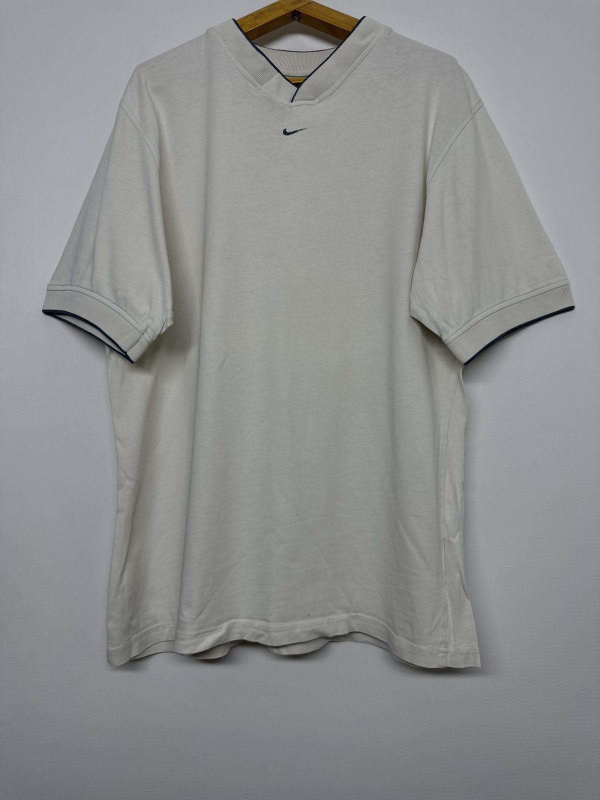 Nike Nike vintage Center logo T-shirt Size US M / EU 48-50 / 2 - 7 Thumbnail