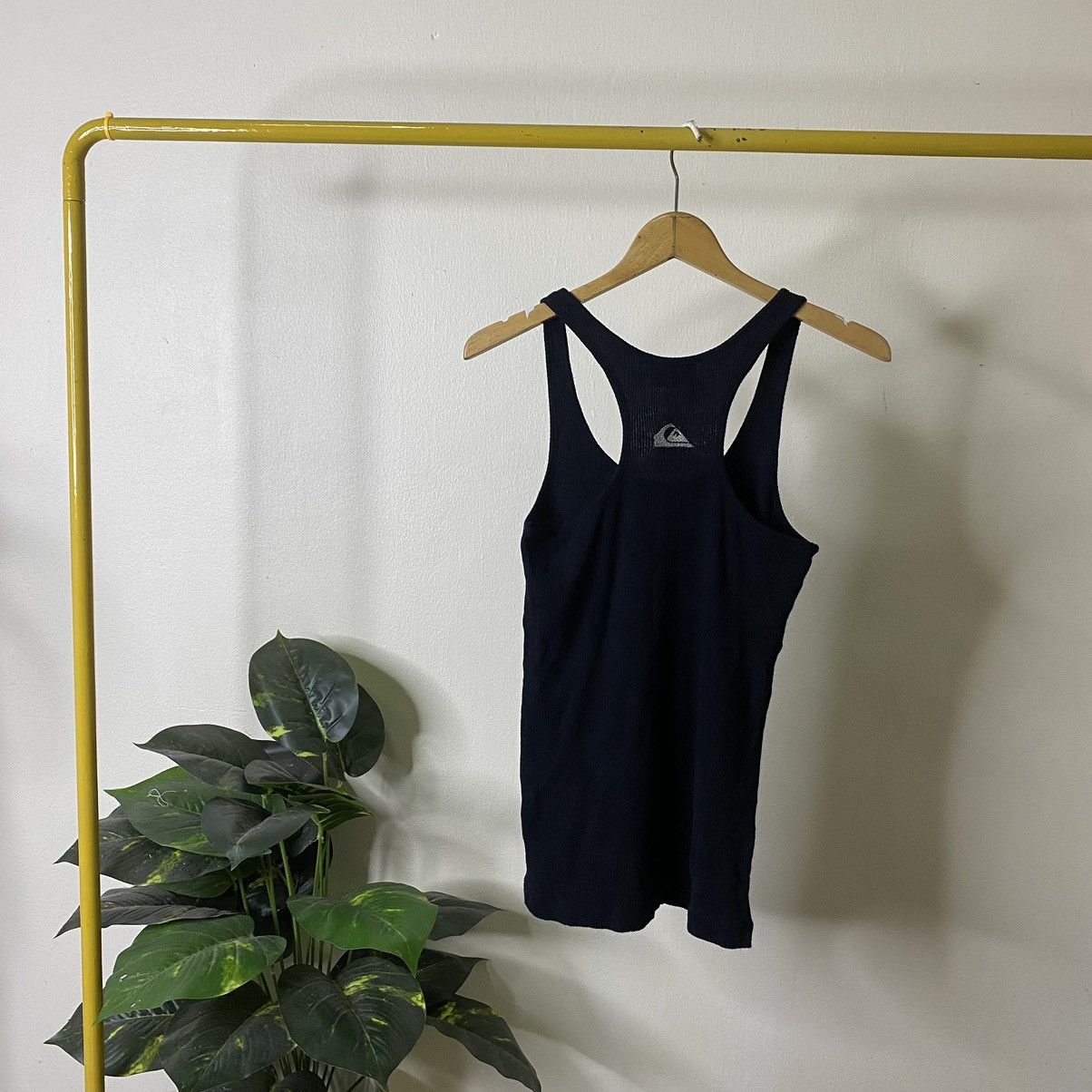 Quiksilver Vintage 1990s Quiksilver Surf Embroidery Script Tank Top Size XS / US 0-2 / IT 36-38 - 5 Thumbnail