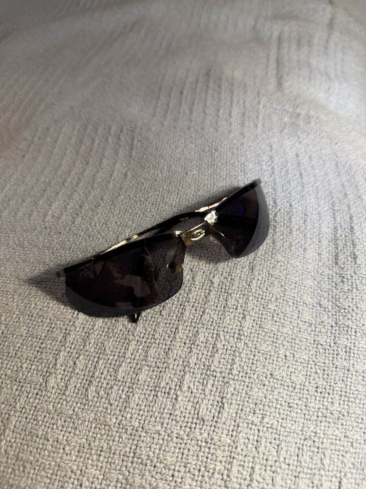 Gucci Gucci “G Logo” UV Sunglasses Size ONE SIZE - 1 Thumbnail
