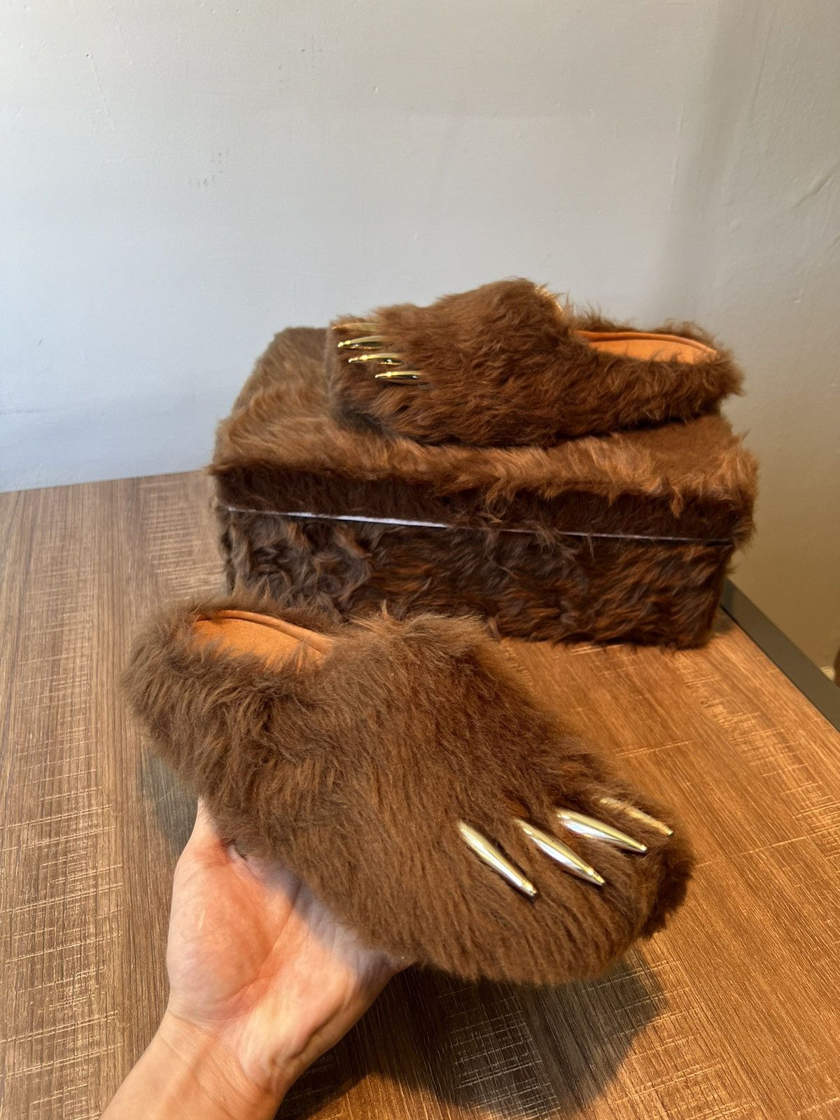 Bravest Studios brown bear claw mule mens size 11 NEW