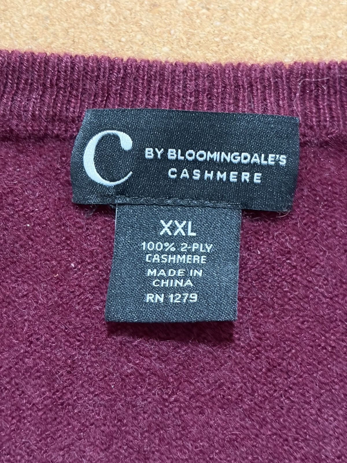 Bloomingdale's C By Bloomingdale's Sweater Cashmere V Neck Pullover Knit Size US XXL / EU 58 / 5 - 3 Thumbnail