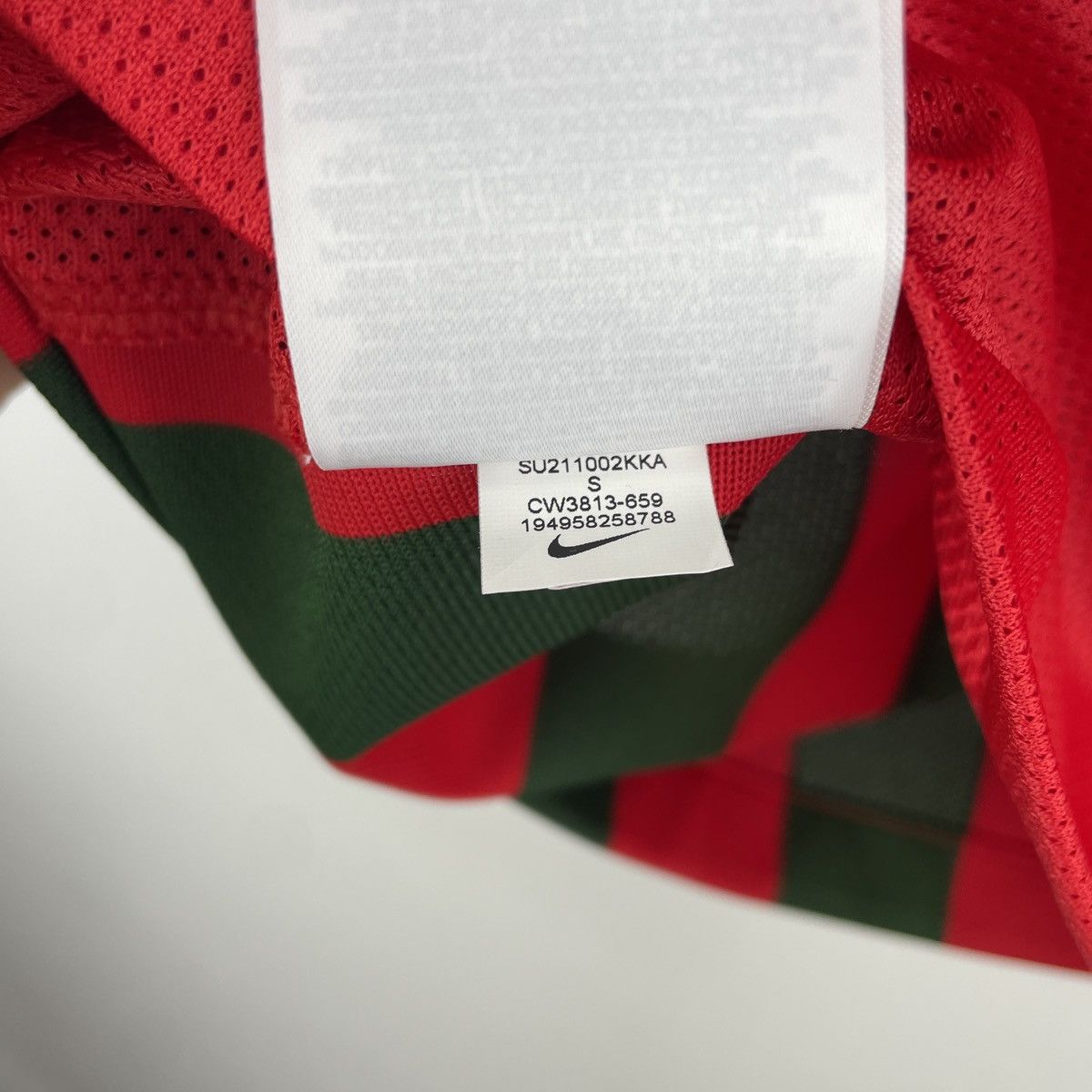 Nike FC Augsburg Home Nike Men’s Jersey Shirt 2021/2022 size S Size US S / EU 44-46 / 1 - 8 Thumbnail
