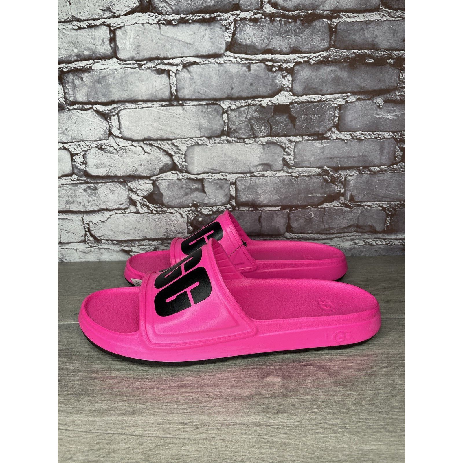 Ugg UGG WILCOX SLIDE Pink Rubber Light Waterproof Sport Sandals Size US 11 / EU 44 - 16 Thumbnail