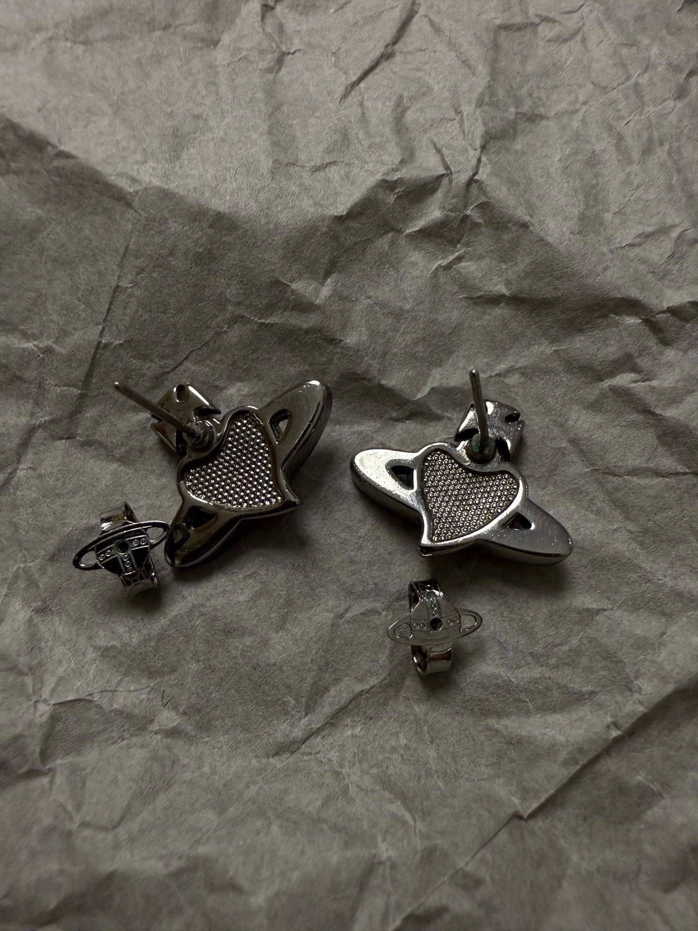 Vivienne Westwood Vivienne Westwood Diamante Asymmetrical Heart Earrings Size ONE SIZE - 6 Thumbnail