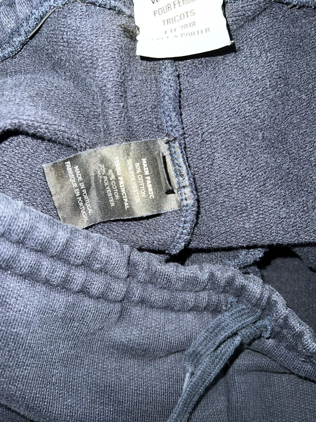 Vetements Vetements Sweat pants Tapered *RARE* Size US 30 / EU 46 - 8 Thumbnail