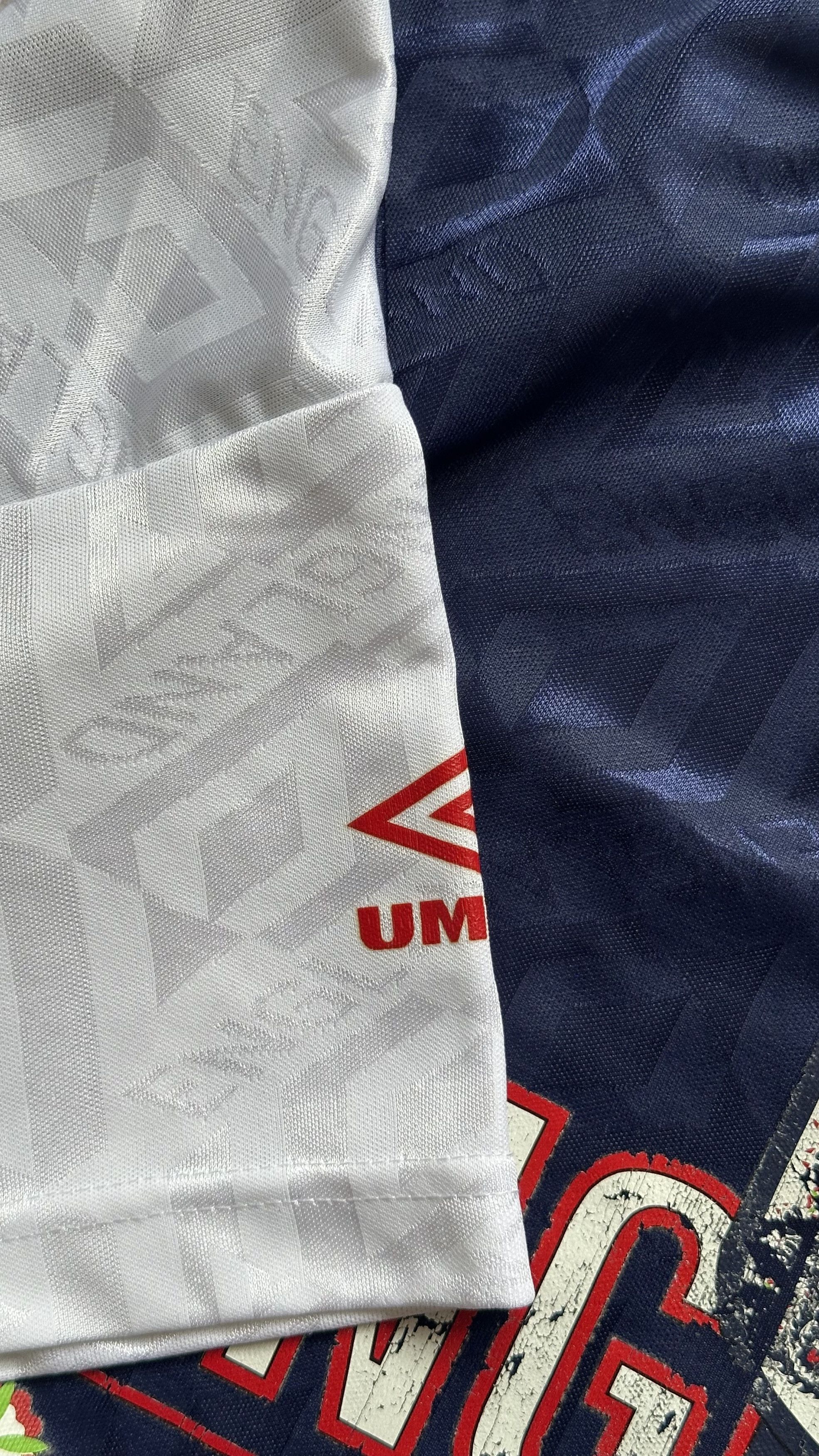 Umbro 90s Umbro England National Team Vintage Jersey Size US L / EU 52-54 / 3 - 13 Thumbnail