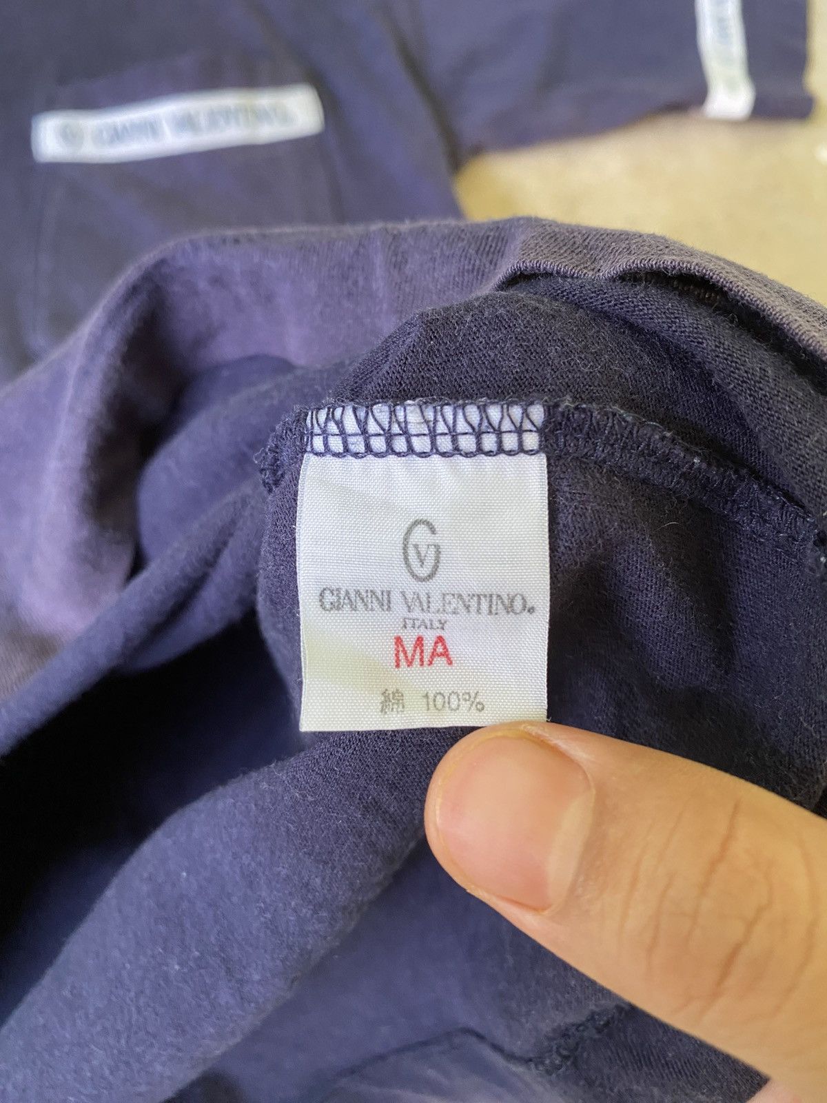 Gianni Valentino Vintage Gianni Valentino Navy Tape Pocket V Neck Tee Size US S / EU 44-46 / 1 - 8 Thumbnail