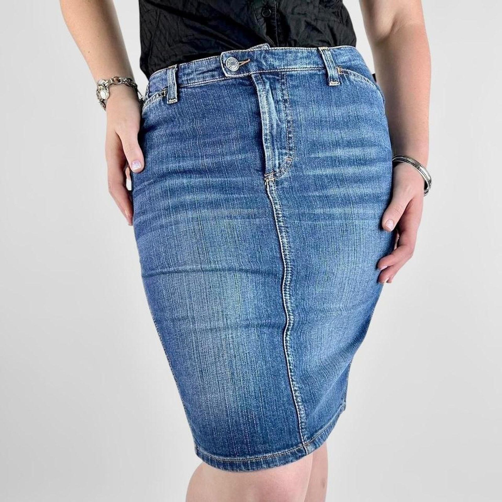 Dolce & Gabbana y2k dolce gabbana denim skirt Size 26" / US 2 / IT 38 - 2 Thumbnail
