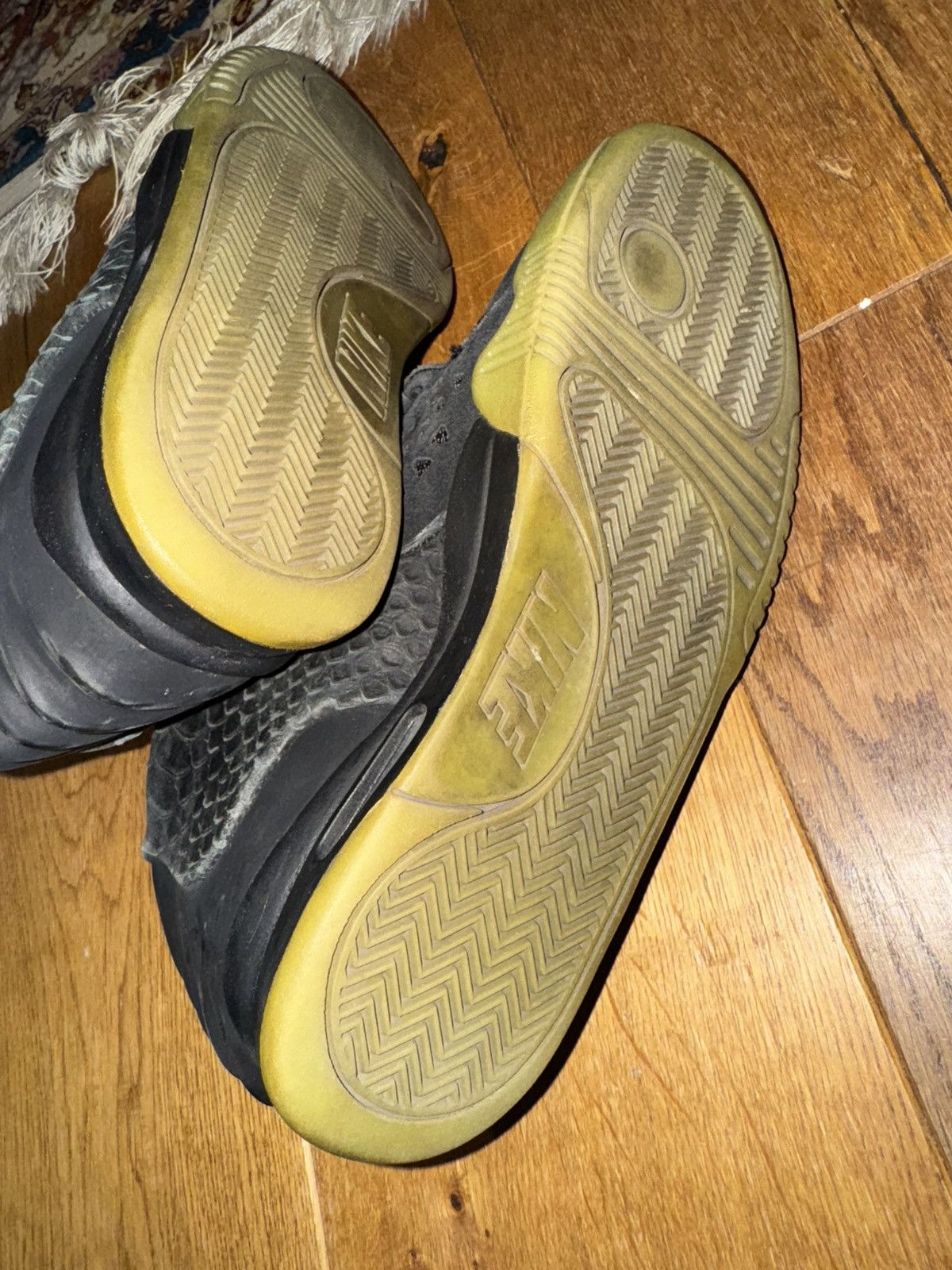 Nike NIKE AIR YEEZY 2 SOLAR RED SNEAKERS Size US 9.5 / EU 42-43 - 22 Thumbnail