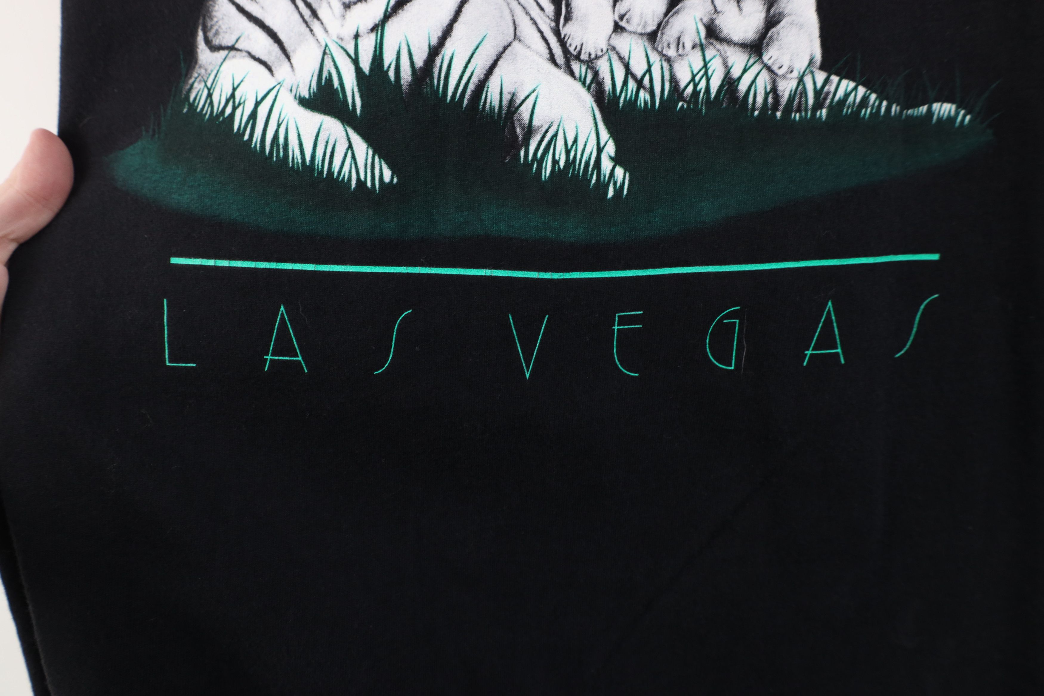 Vintage Vintage 90s Streetwear White Tiger Cubs Las Vegas T-Shirt Size US XL / EU 56 / 4 - 6 Thumbnail