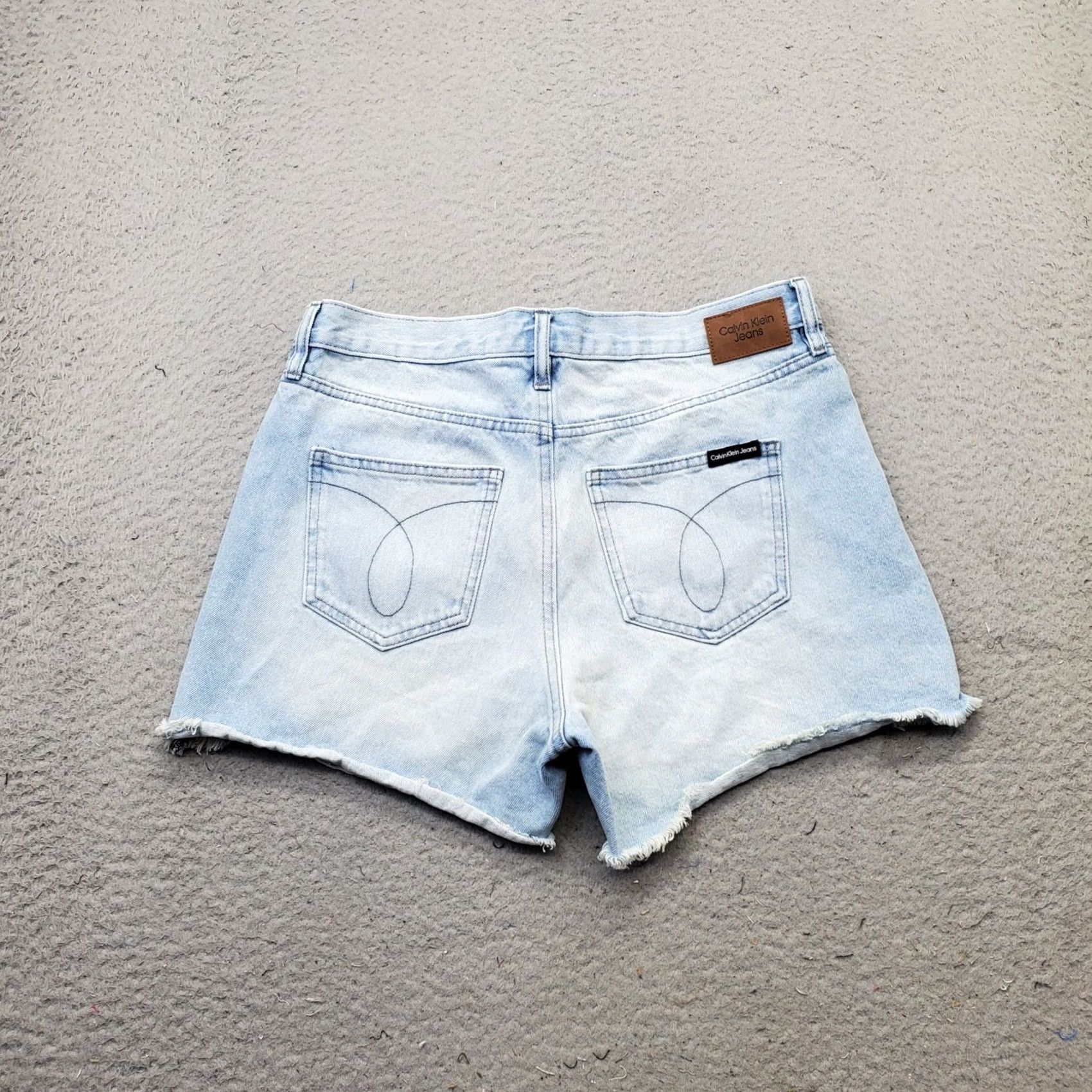 Calvin Klein Calvin Klein Jeans Cut-Off Shorts Womens 8 Blue Light Wash High Rise Raw Hem 5-Pocket Denim Casual Womens Size 8 Redundant not included Size 30" / US 8 / IT 44 - 2 Thumbnail