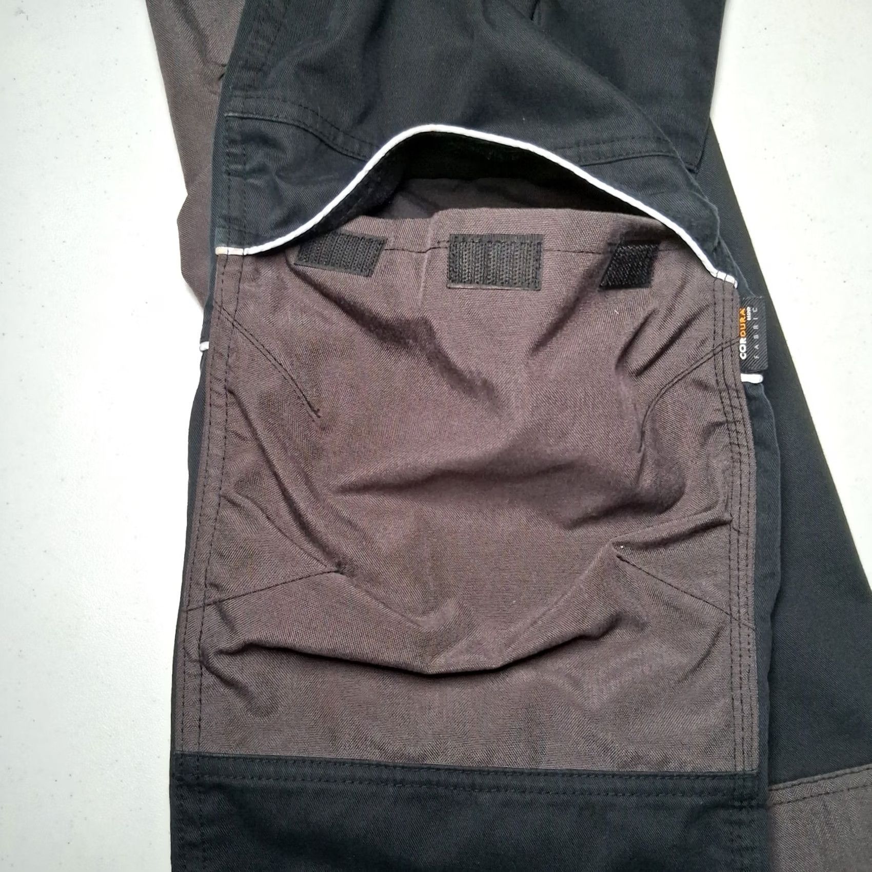 Caterpillar Caterpillar CAT Pants 32x35 Black Cargo Carpenter Workwear Sturdy Cargo Pocket Men Pants Regular 32x35 Cat Theme Size US 32 / EU 48 - 7 Thumbnail