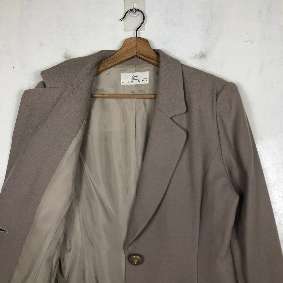 Givenchy 📌LIFE GIVENCHY ONE BUTTON COATS GOLD Size M / US 6-8 / IT 42-44 - 13 Thumbnail
