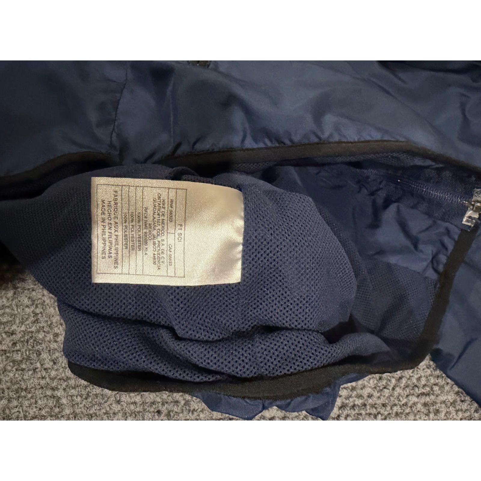 Nike VINTAGE Nike windbreaker jacket Mens M Blue Full Zip Lightweight Windbreaker Logo Sports Activewear Jacket Size US M / EU 48-50 / 2 - 6 Thumbnail