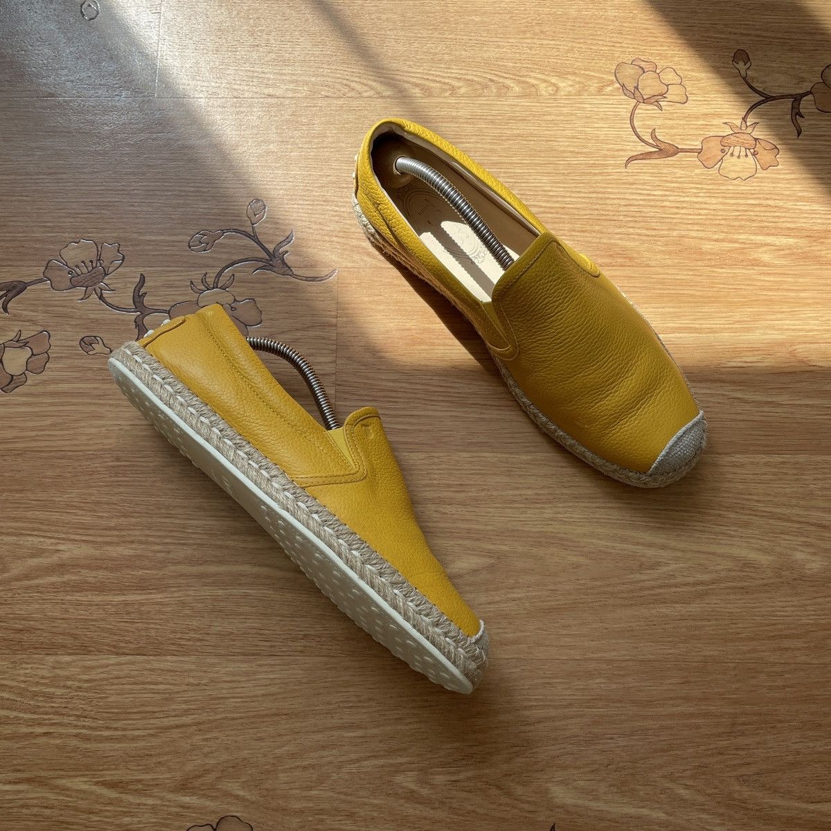 Tod's Tod’s Slip Ons in Yellow, Women’s Leather espadrilles Size US 10 / IT 40 - 2 Thumbnail