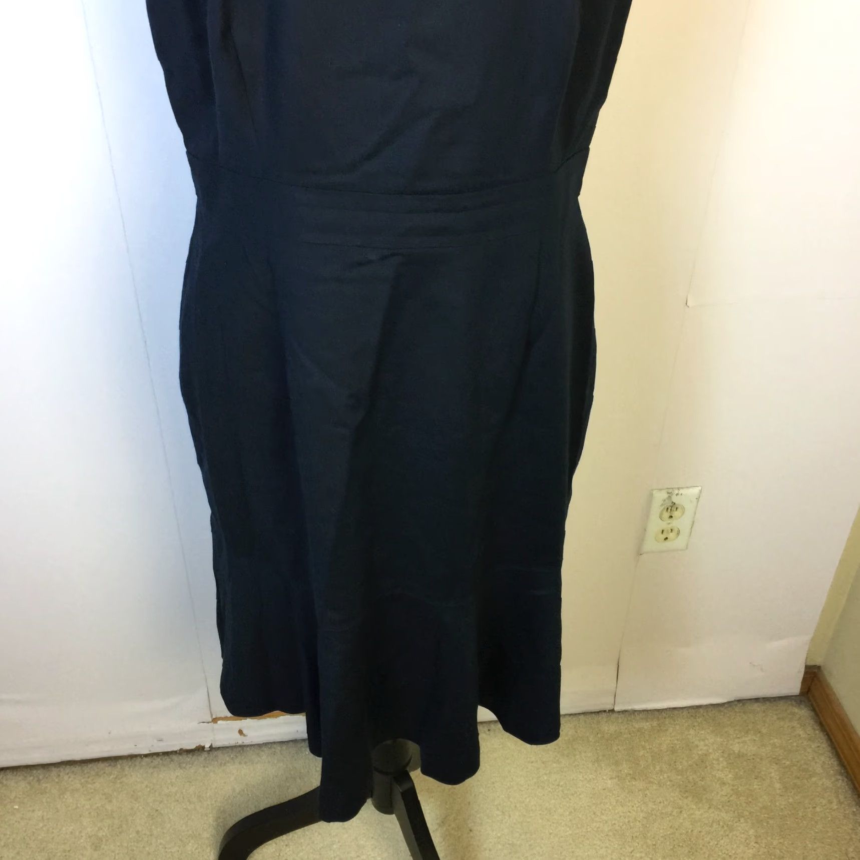 banana republic blue sheath dress BANANA REPUBLIC Navy Blue Halter Dress Size 6 – alineconsignment main image 0