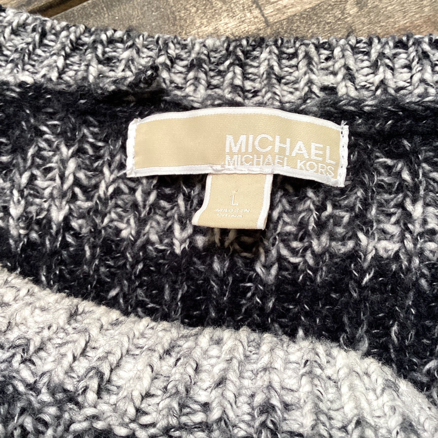 Michael Kors Michael Kors Sweater Women L Black Gray Stripes Zipper Detail Pullover Cozy Size L / US 10 / IT 46 - 3 Thumbnail