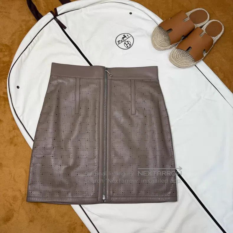 Hermes Hermes Elephant Gray Cutout Sheepskin Skirt Size 24" / US 00 / IT 34 - 1 Thumbnail