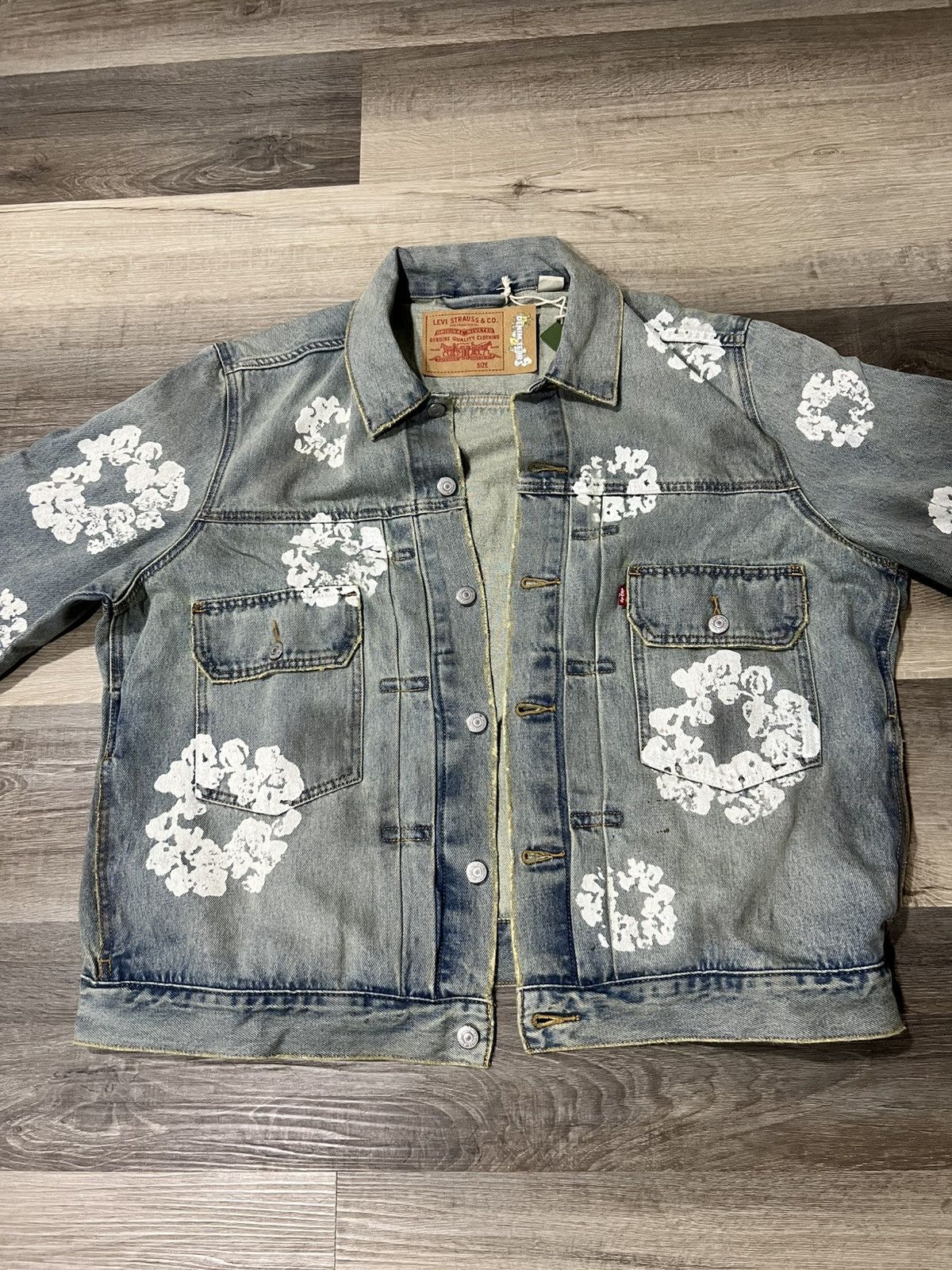 DENIM TEARS Denim Tears X Levi’s Dirty Was Wreath Denim Jacket Size US XL / EU 56 / 4 - 1 Thumbnail