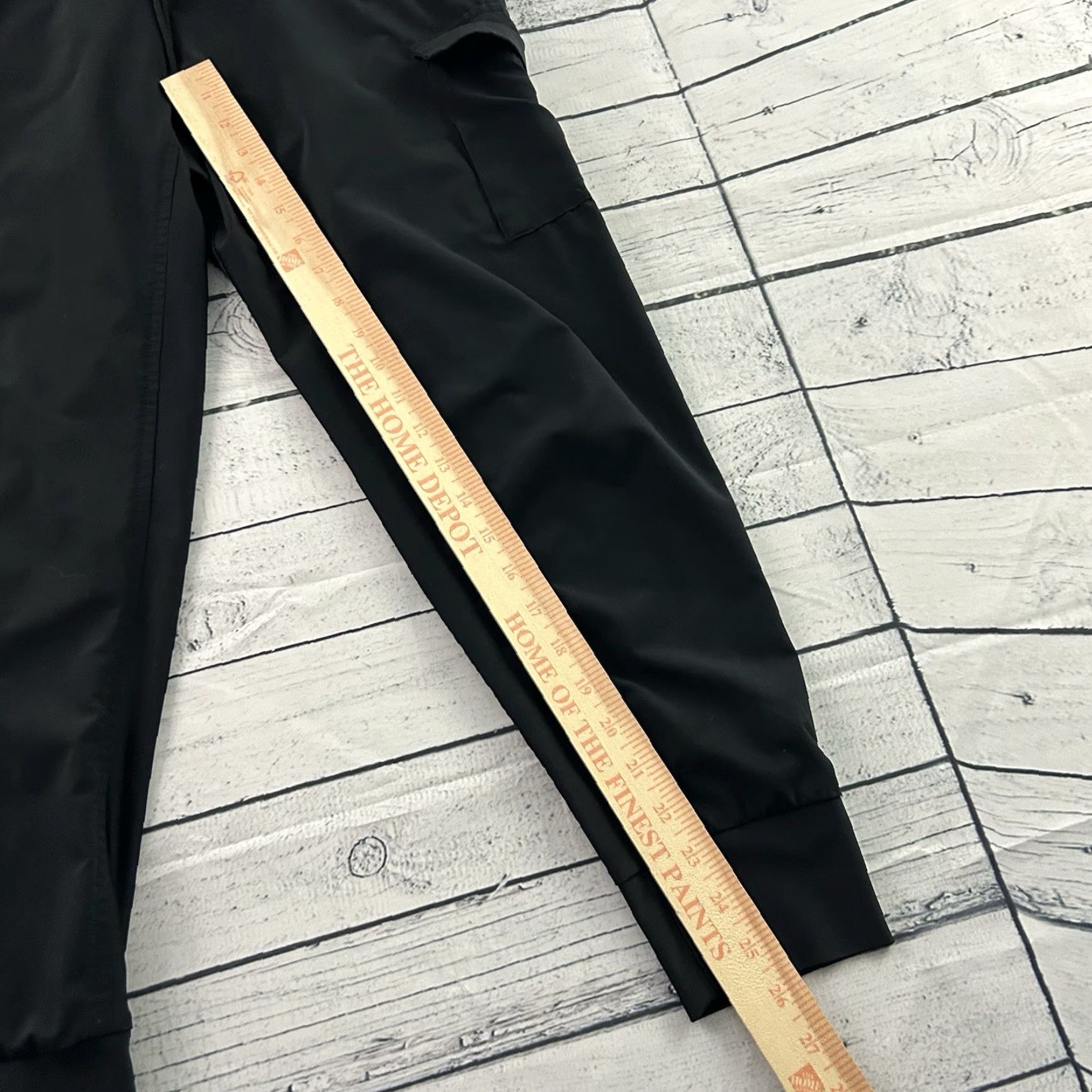 Athleta Athleta Sutton Cargo Pocket Lightweight Stretch Jogger Pants Women's 4 Black Jogger Pants Womens 4 Black Nike Size 27" / US 4 / IT 40 - 2 Thumbnail