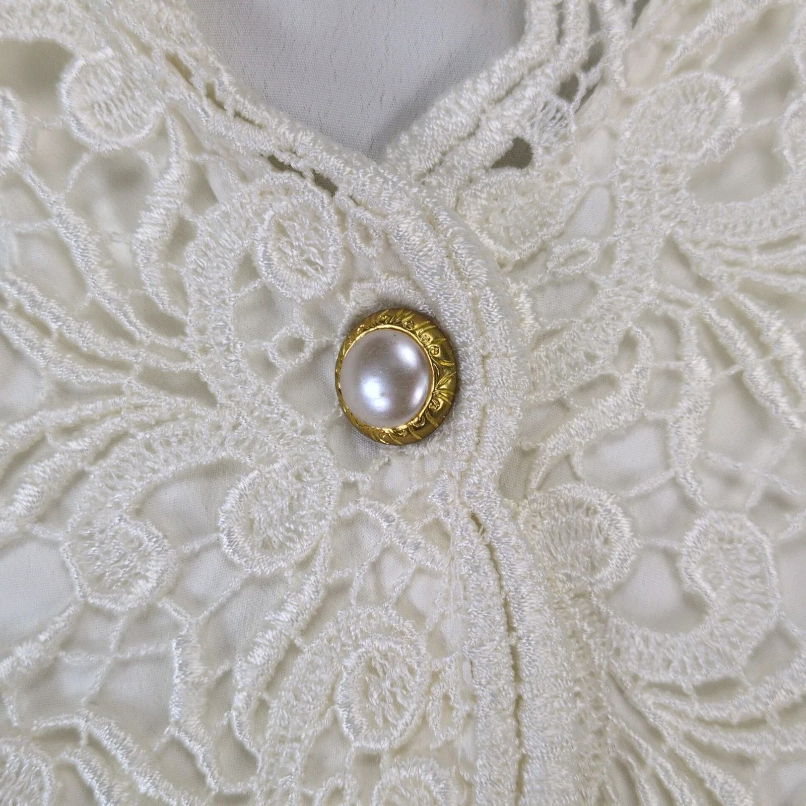 Vintage Christie & Jill Ivory Crochet Lace Blouse Gold Pearl Buttons Size XXL / US 16-18 / IT 52-54 - 10 Thumbnail